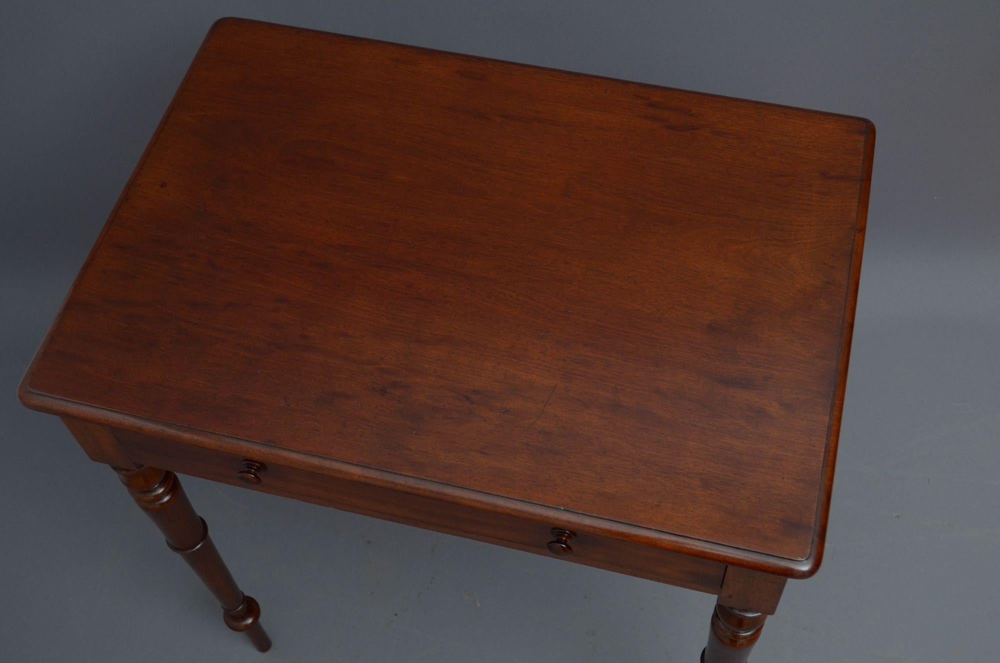 Sn5331 Fine William IV mahogany side table, having figured mahogany top with moulded edge above an ash line drawer fitted with original turned knobs, all standing on turned and tapered legs. This antique table is in home ready condition.