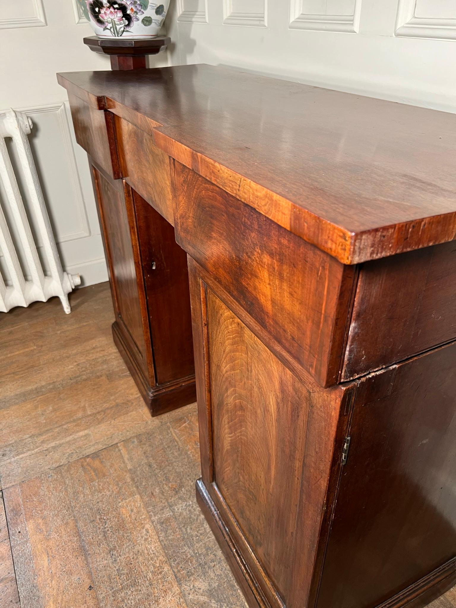 William IV Mahogany Sideboard In Fair Condition For Sale In Warrington, GB