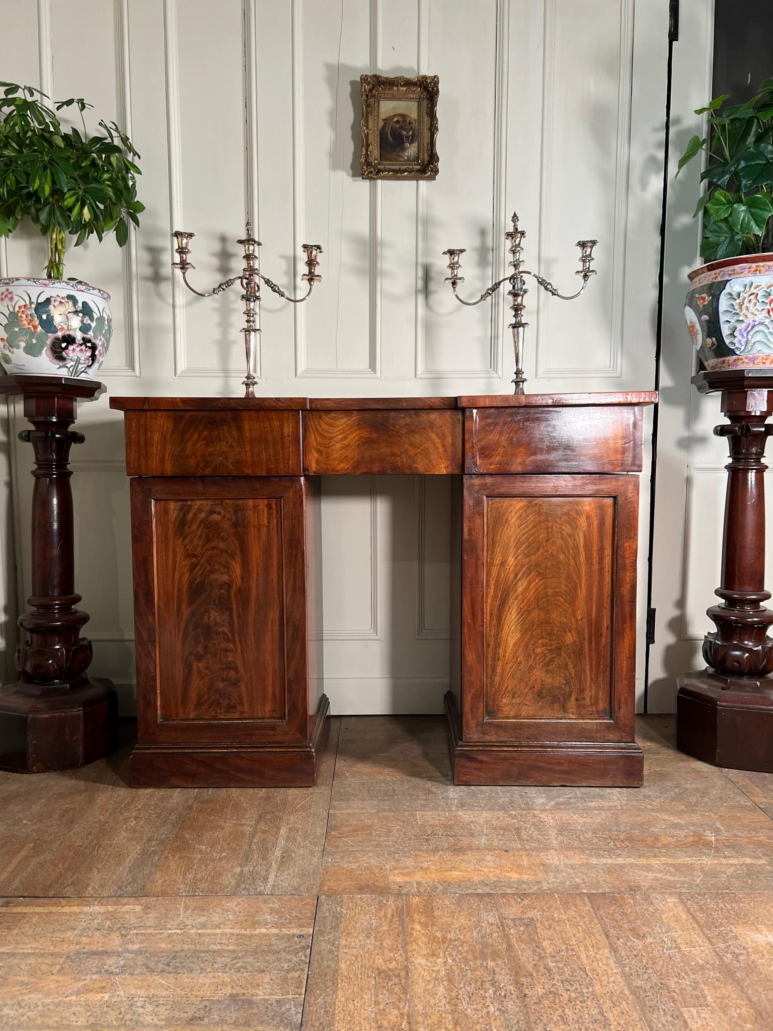 William IV Mahogany Sideboard For Sale 1