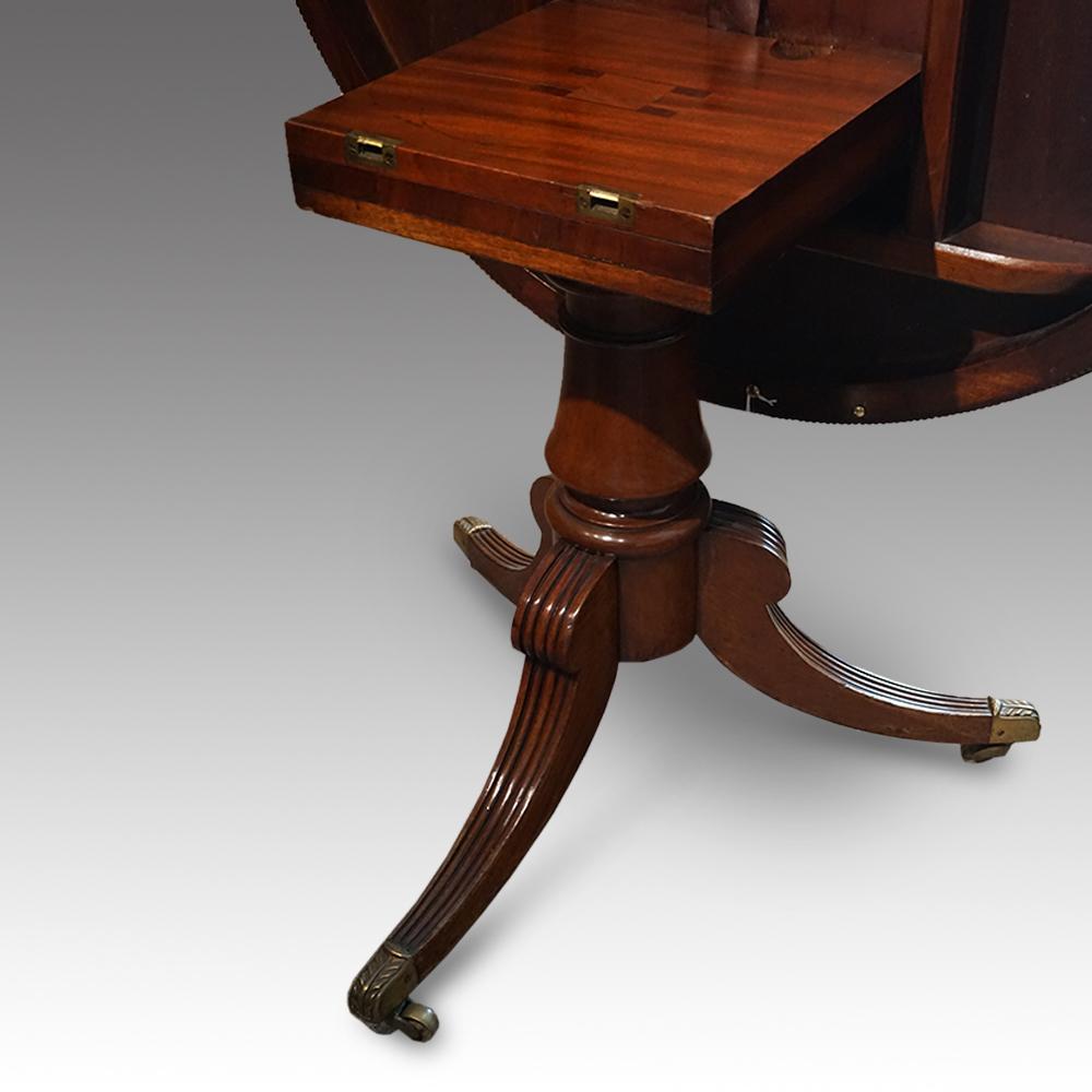 English William IV Mahogany Small Dining Table from a Country Estate, Circa 1820 1