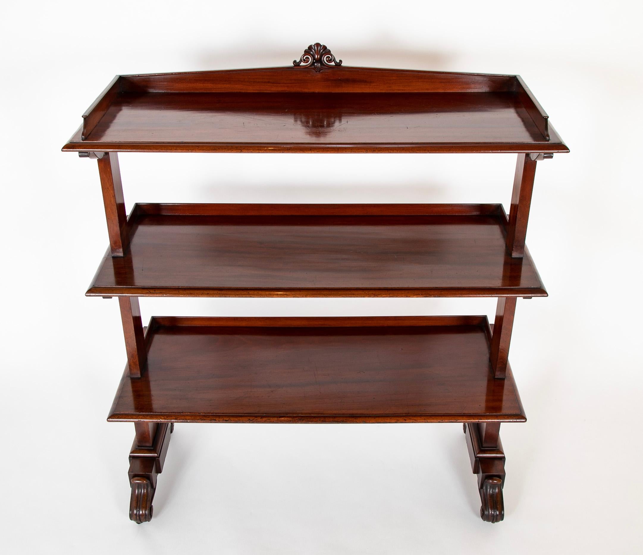 William IV Mahogany Three Tier Etagere Shelves On Castors  In Good Condition For Sale In Stamford, CT