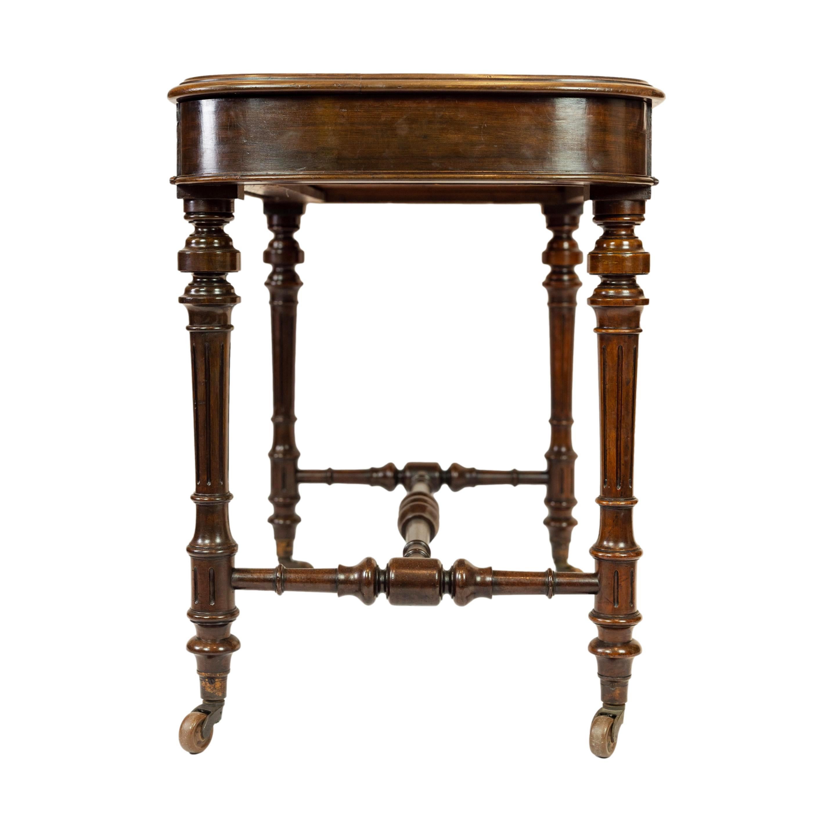William IV Mahogany Writing Desk with Tooled Leather Top, English, ca. 1835 1