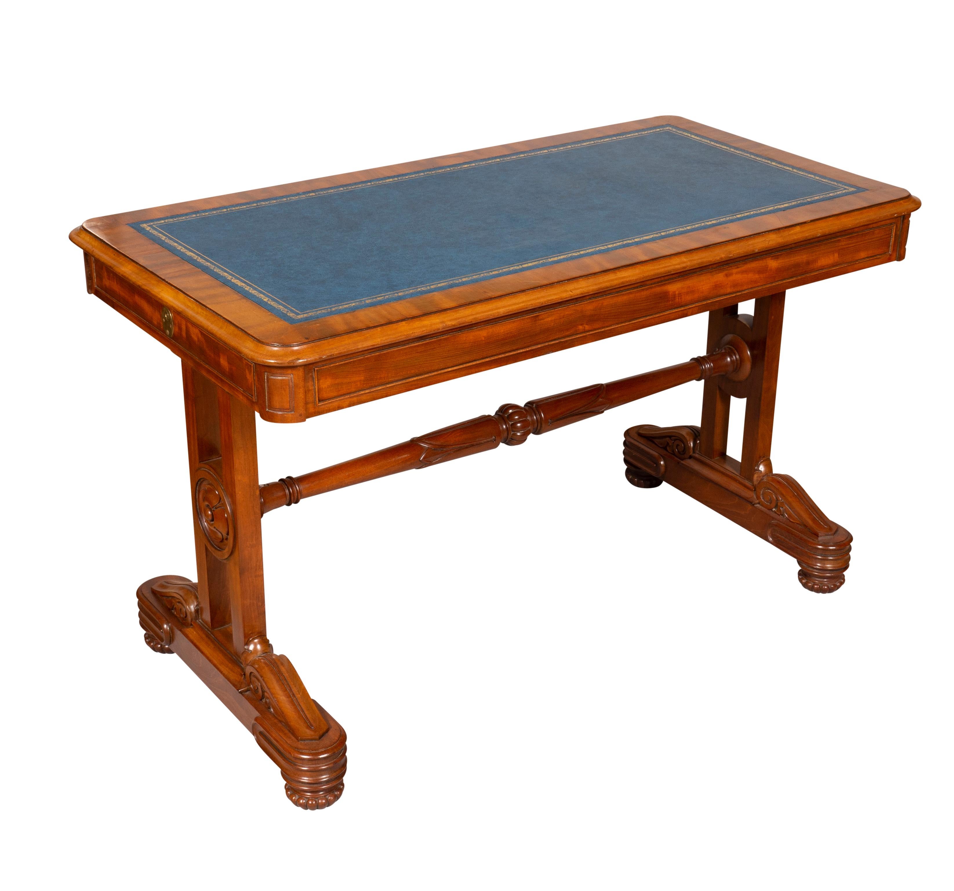 William IV Mahogany Writing Table In Good Condition For Sale In Essex, MA
