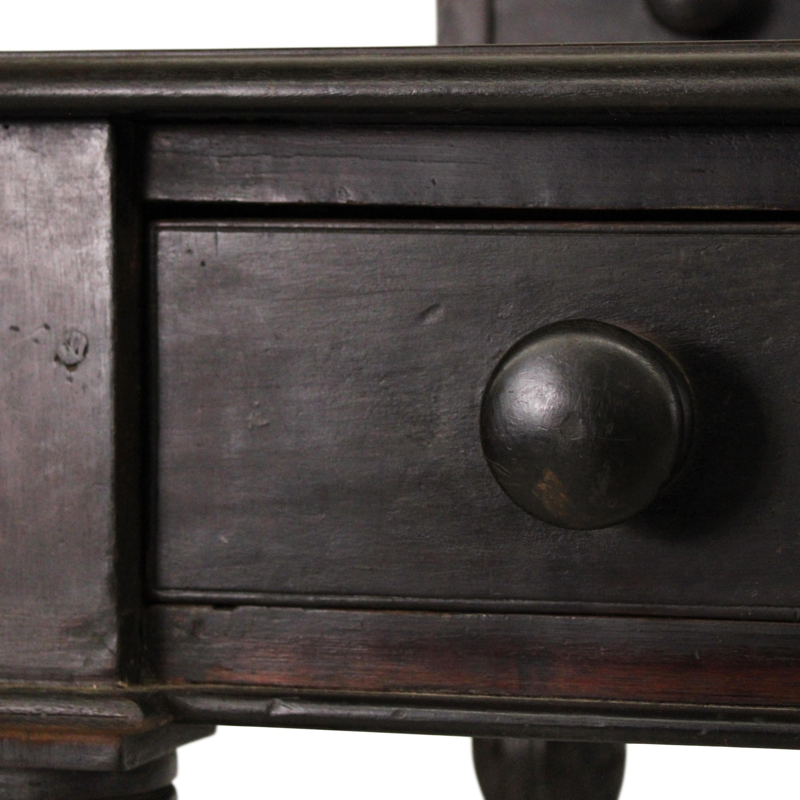 Hand-Carved William IV Mahogony Dressing Table For Sale