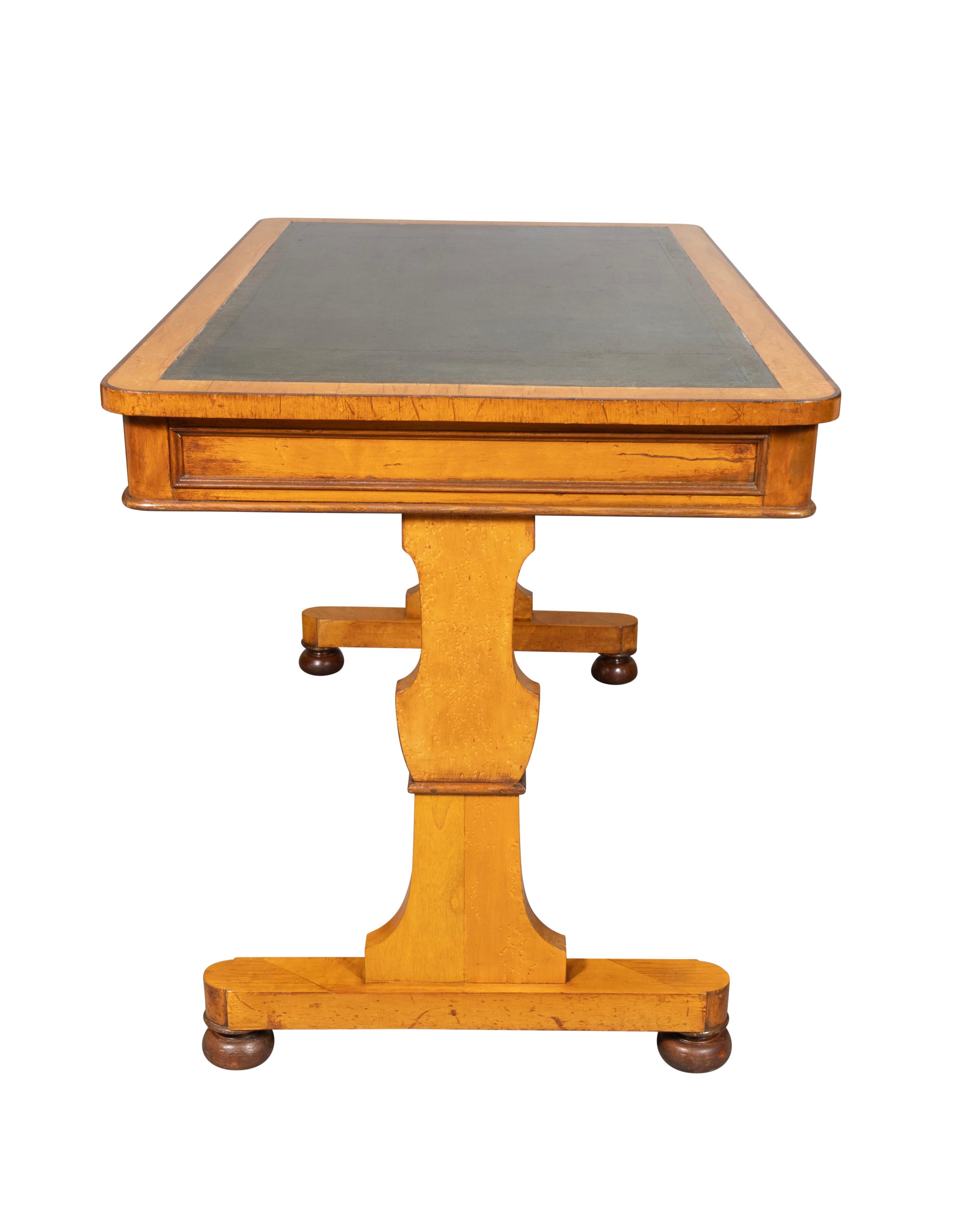 William IV Ahorn-Schreibtisch (Messing) im Angebot