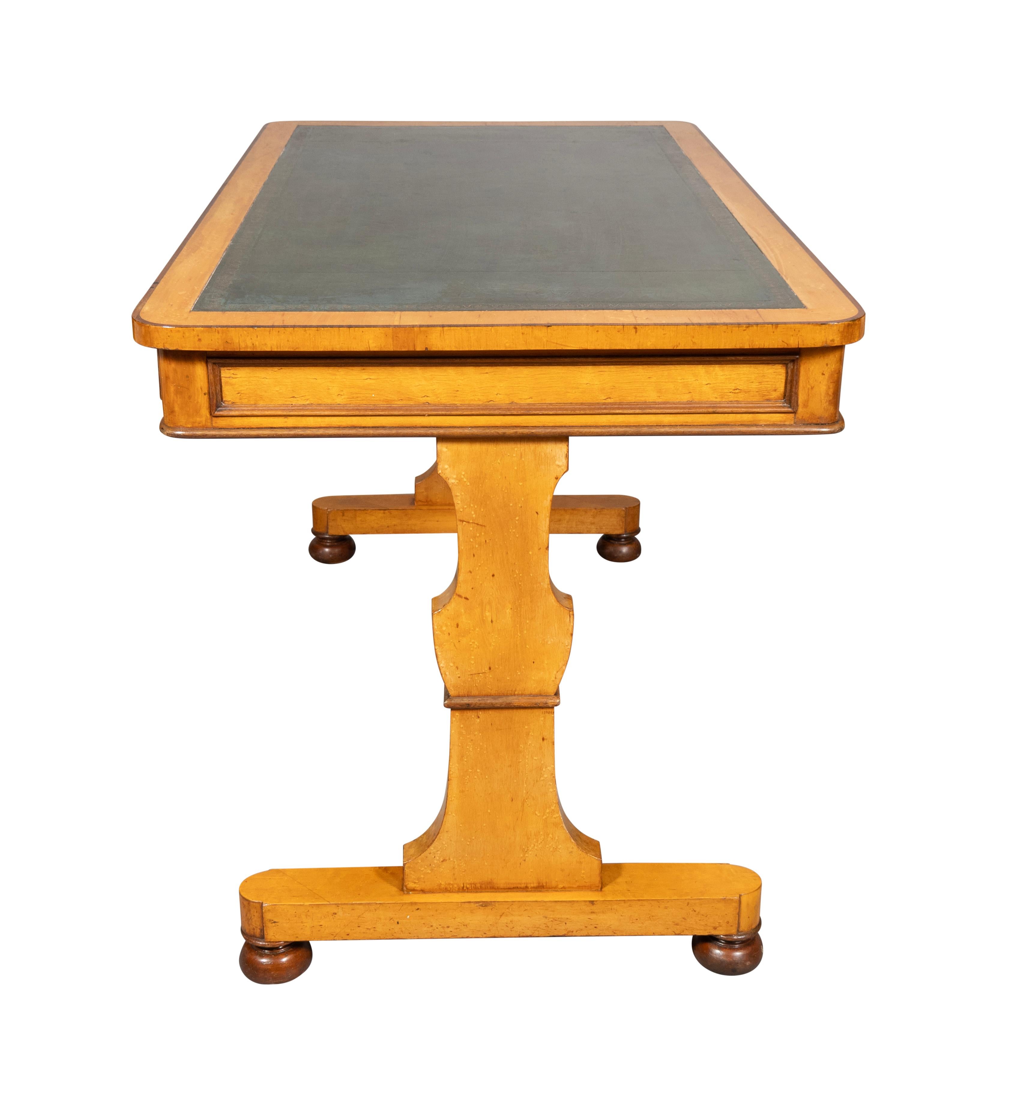 William IV Ahorn-Schreibtisch im Angebot 2