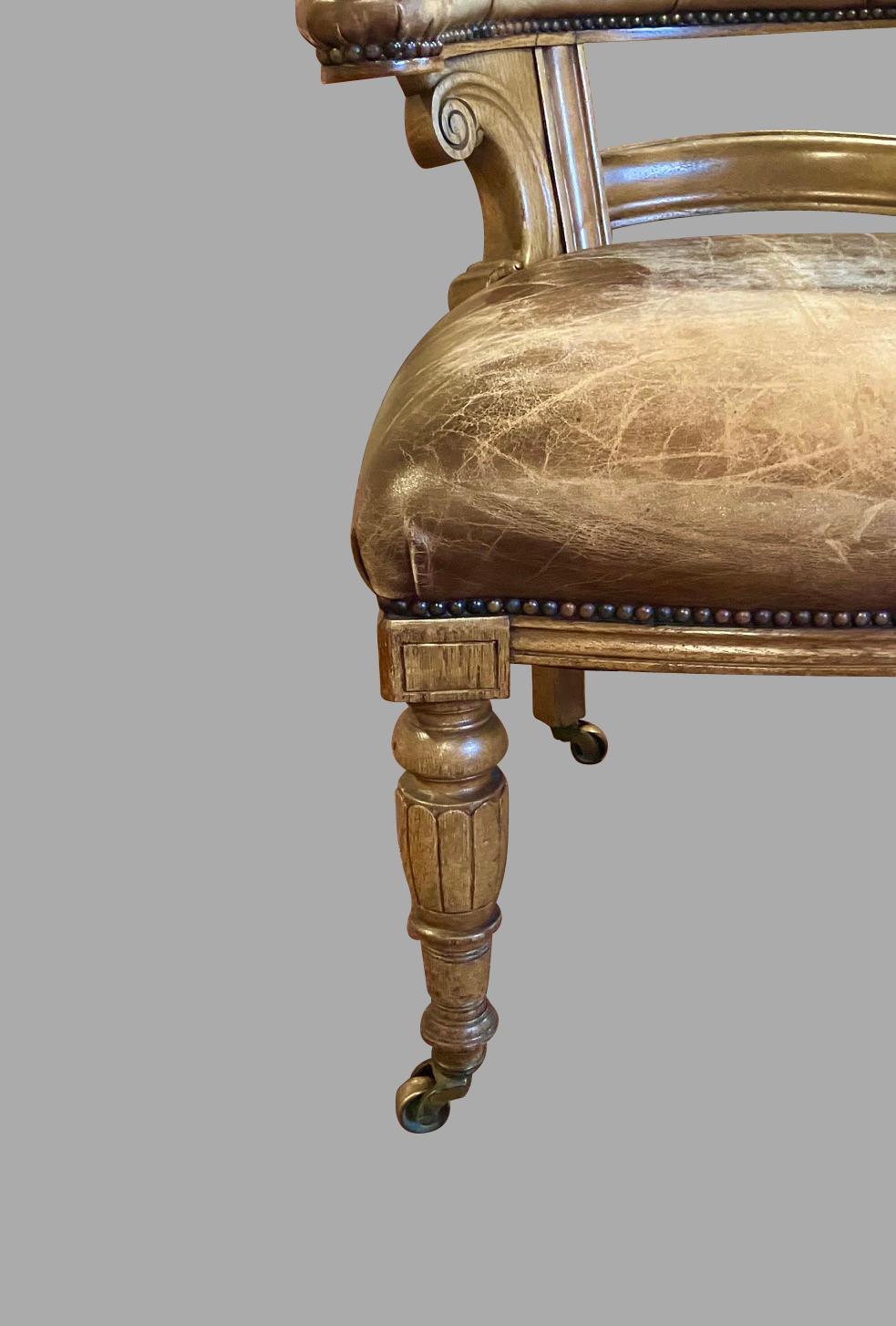 William IV Eiche Leder gepolstert Schreibtisch oder Club Stuhl auf Rollen im Angebot 3