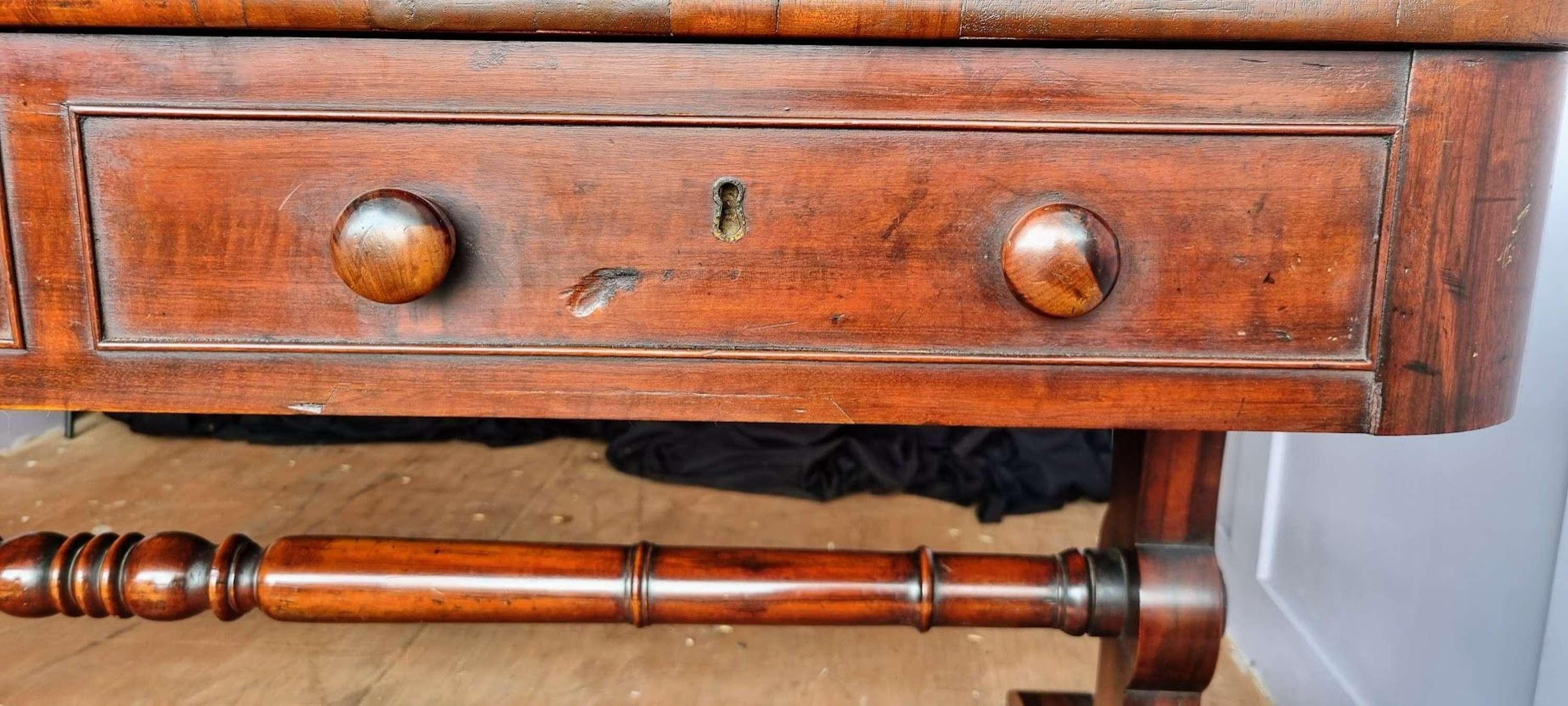 19th Century William IV Padouk wood library table For Sale