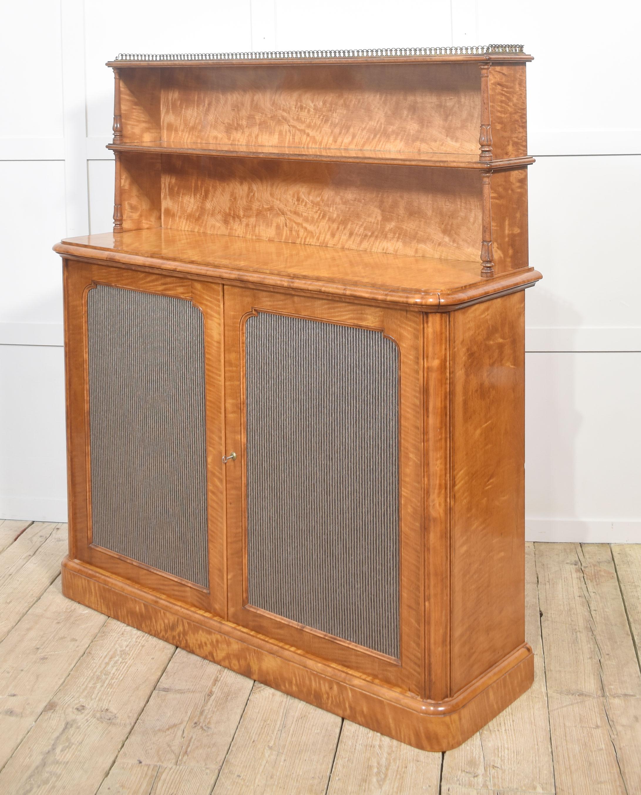 Chiffoniere d'epoca di William Williams in vendita 4