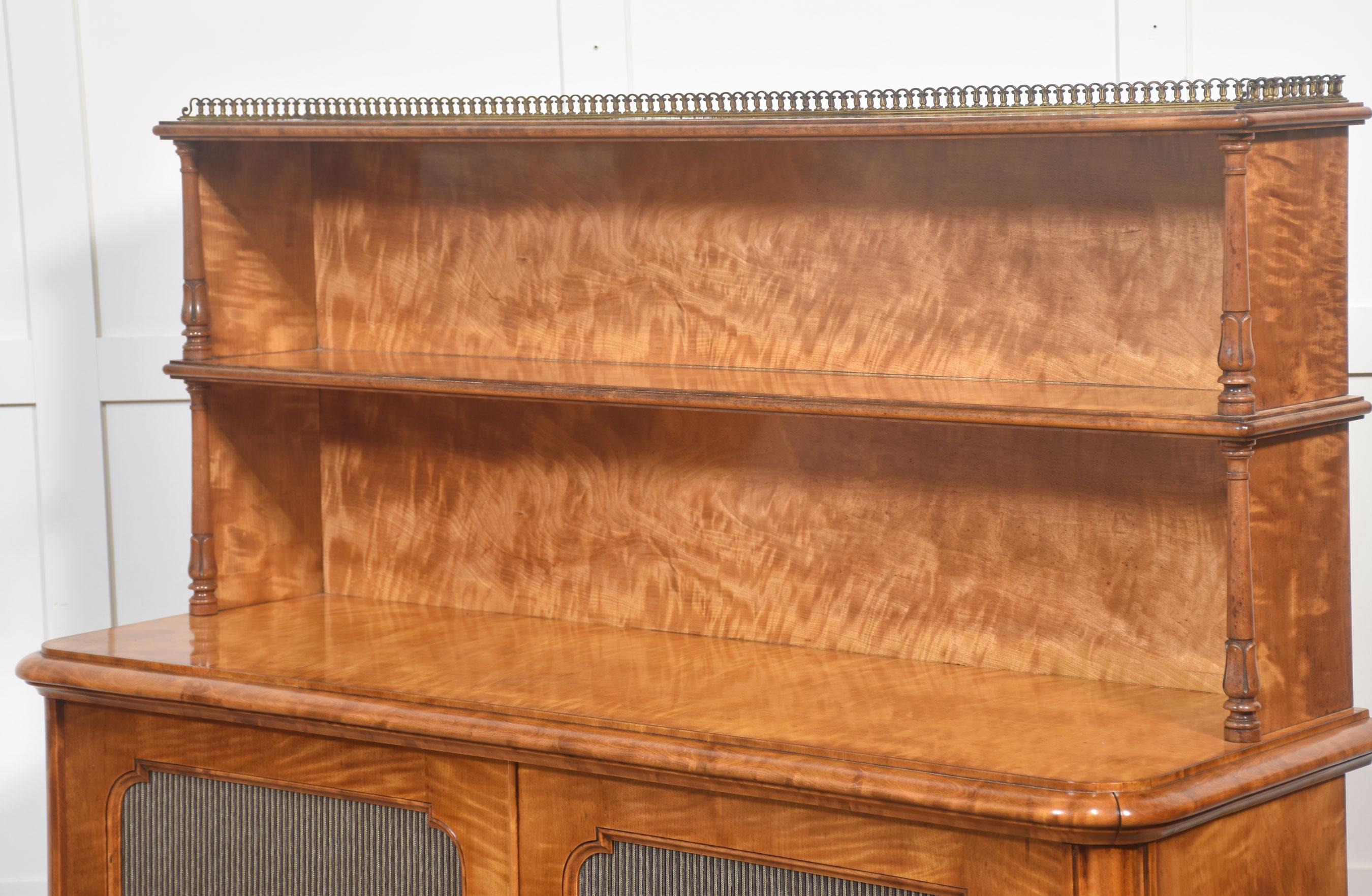 Chiffoniere d'epoca di William Williams in vendita 7