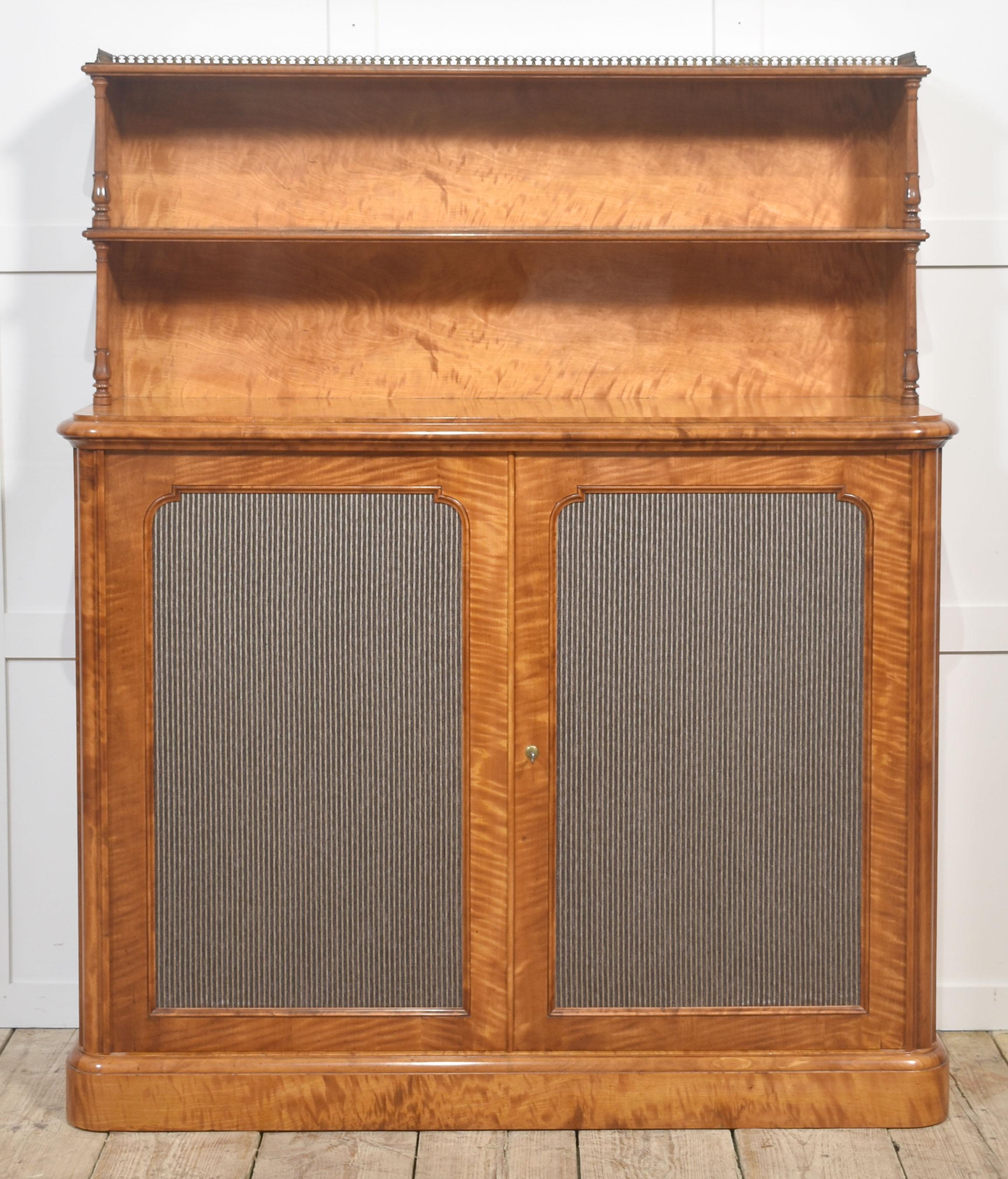 Chiffoniere d'epoca di William Williams in vendita 8