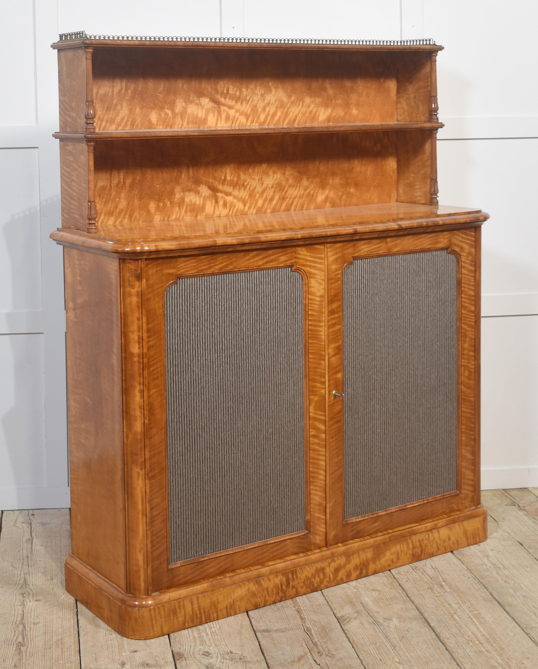 XIX secolo Chiffoniere d'epoca di William Williams in vendita