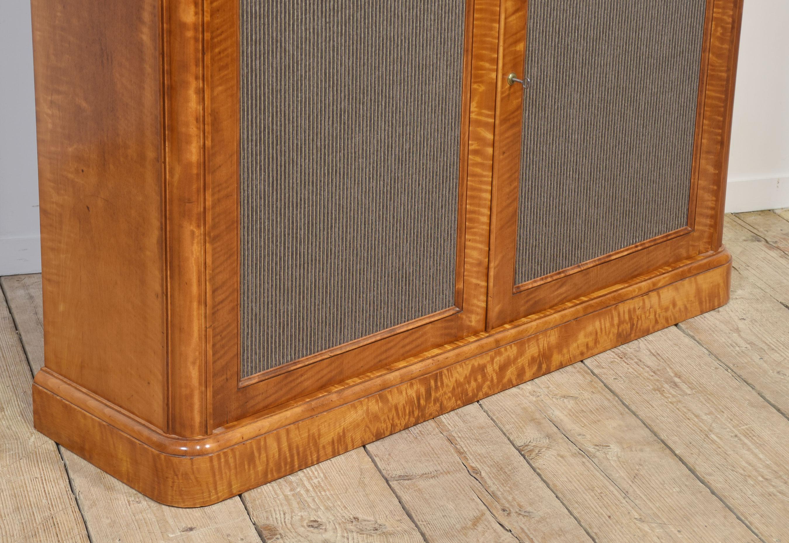 Chiffoniere d'epoca di William Williams in vendita 1