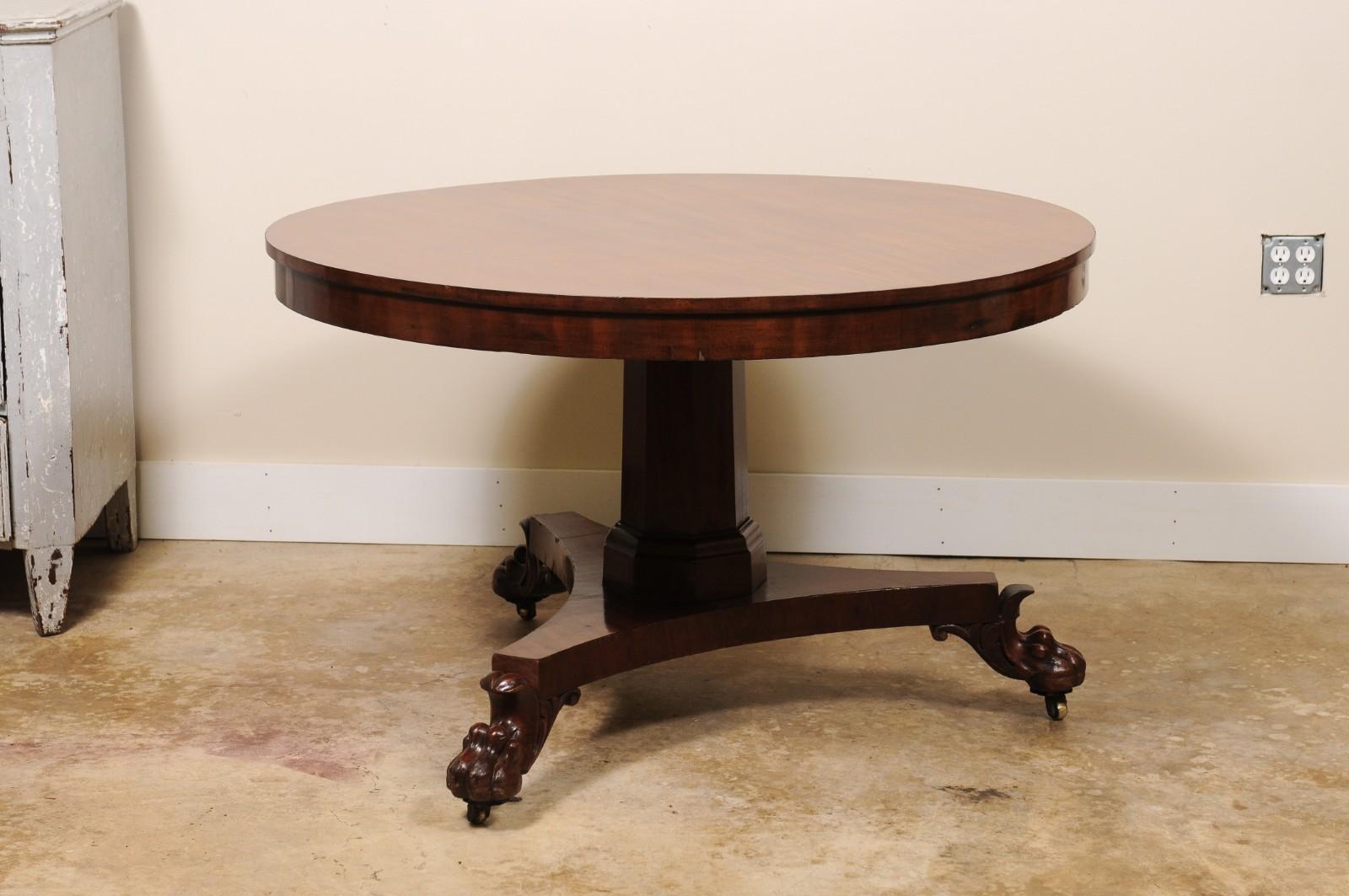 William IV period Mahogany Round Tilt-Top Dining Table Carved Claw Feet For Sale 3