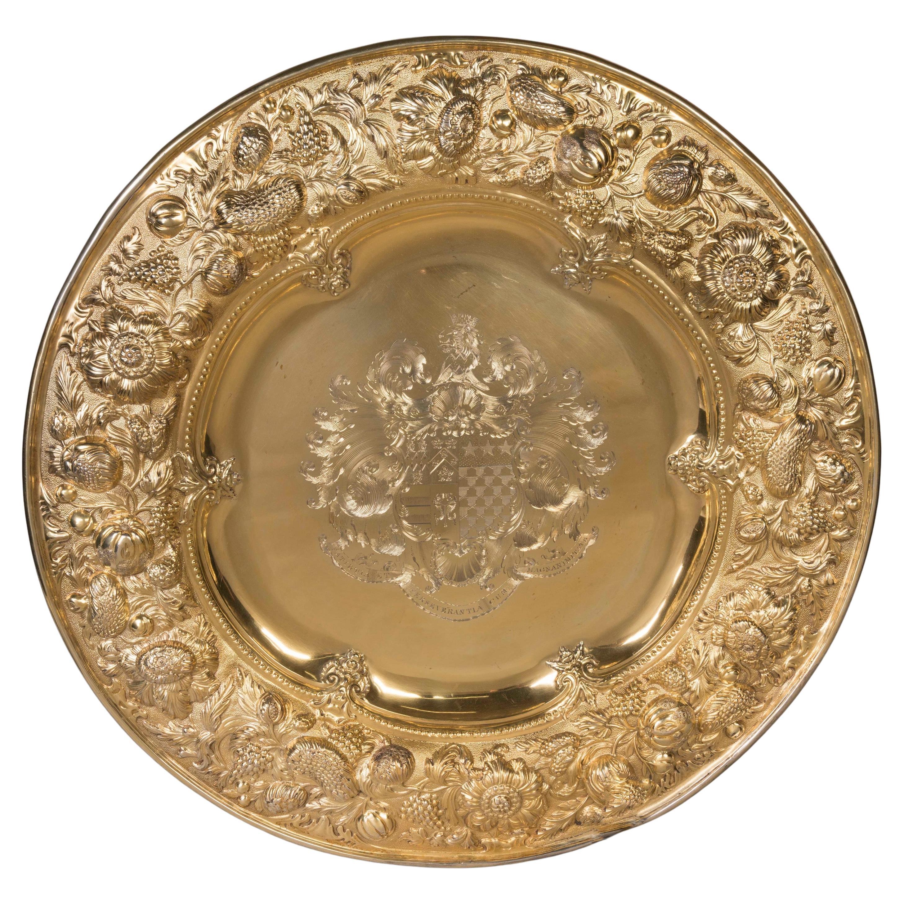 Plato Cargador de Plata Dorada del Periodo de Guillermo IV por Robert Garrard II con Procedencia