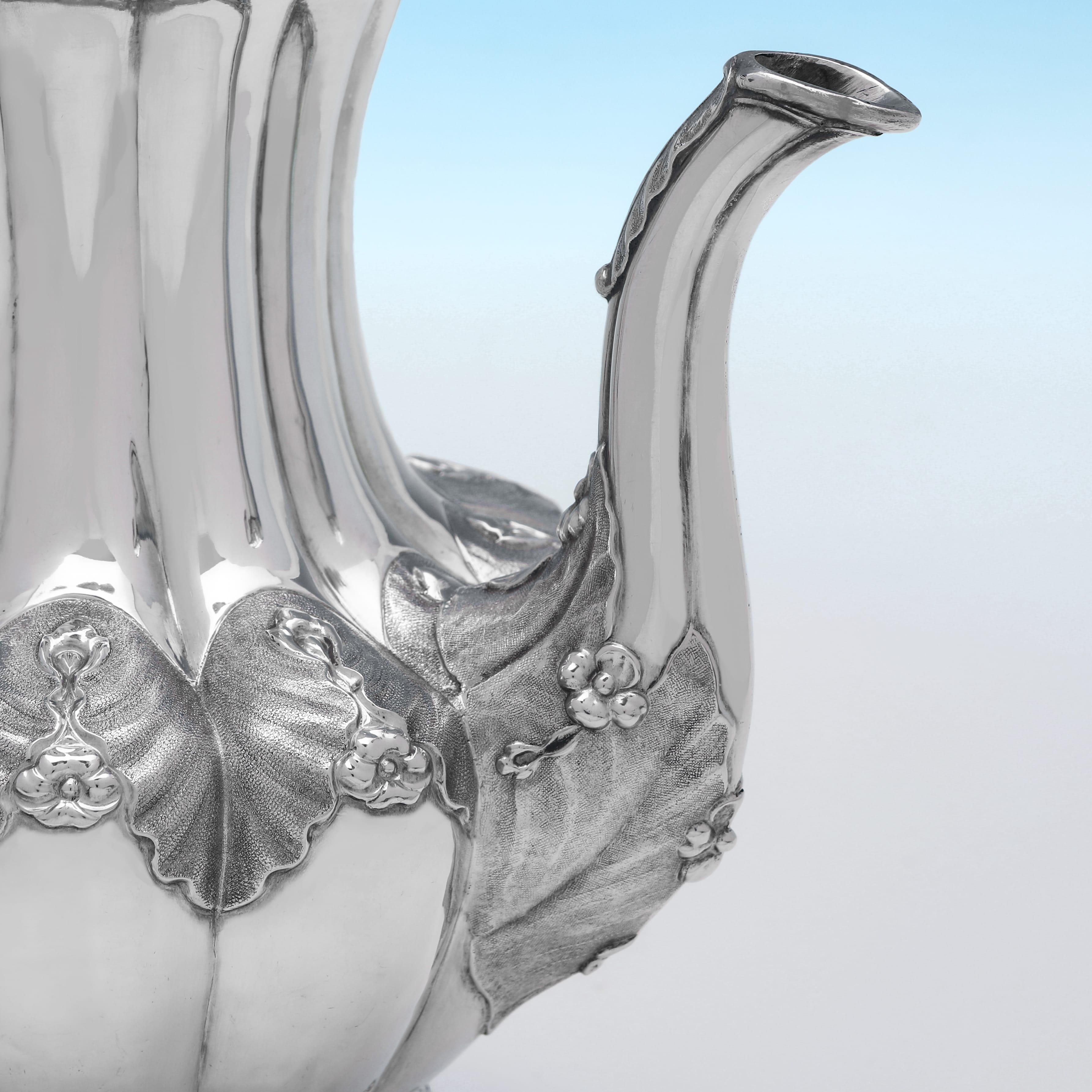 Cafetière en argent d'époque William IV, poinçonnée à Londres en 1835 Bon état - En vente à London, London