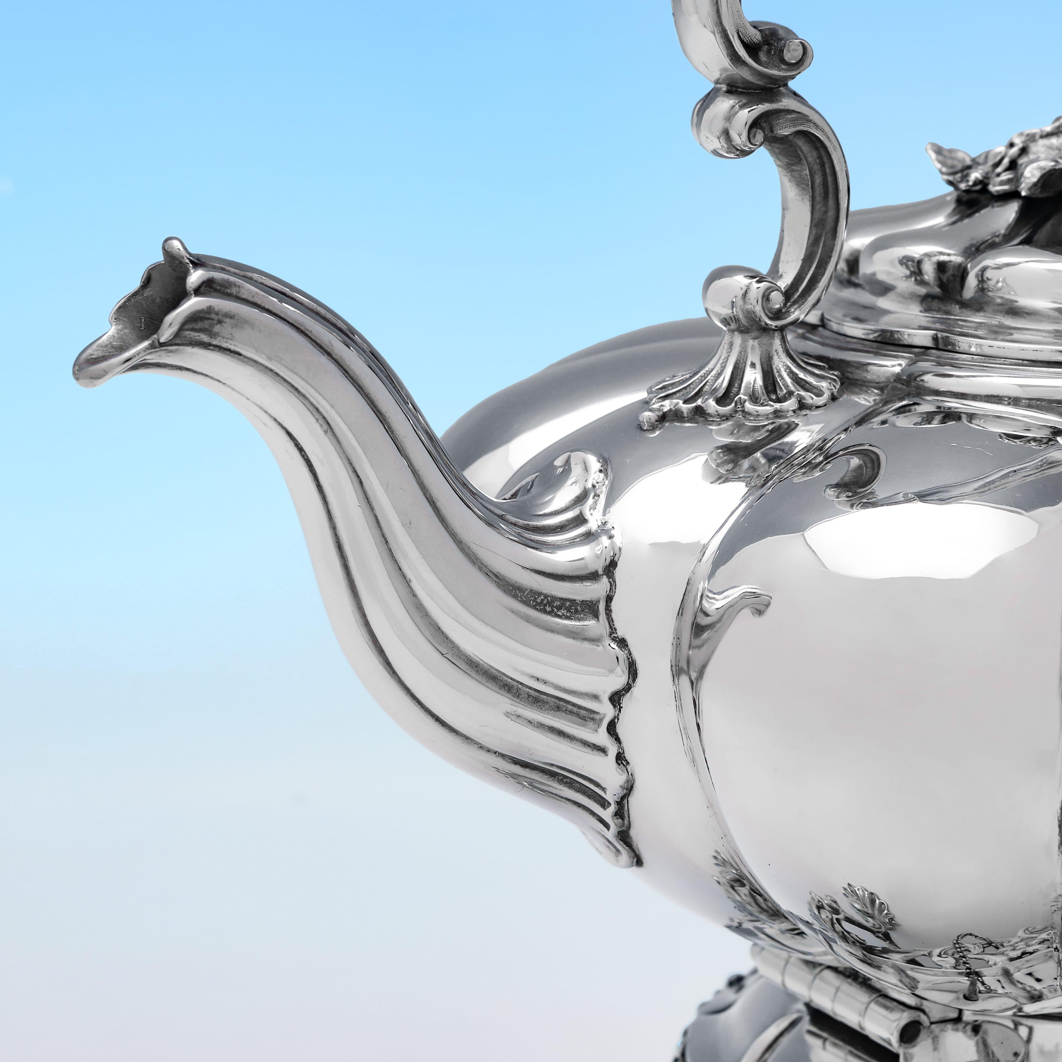 Inglese Bollitore in argento sterling del periodo di William IV realizzato nel 1831 e 1833 da Barnards in vendita