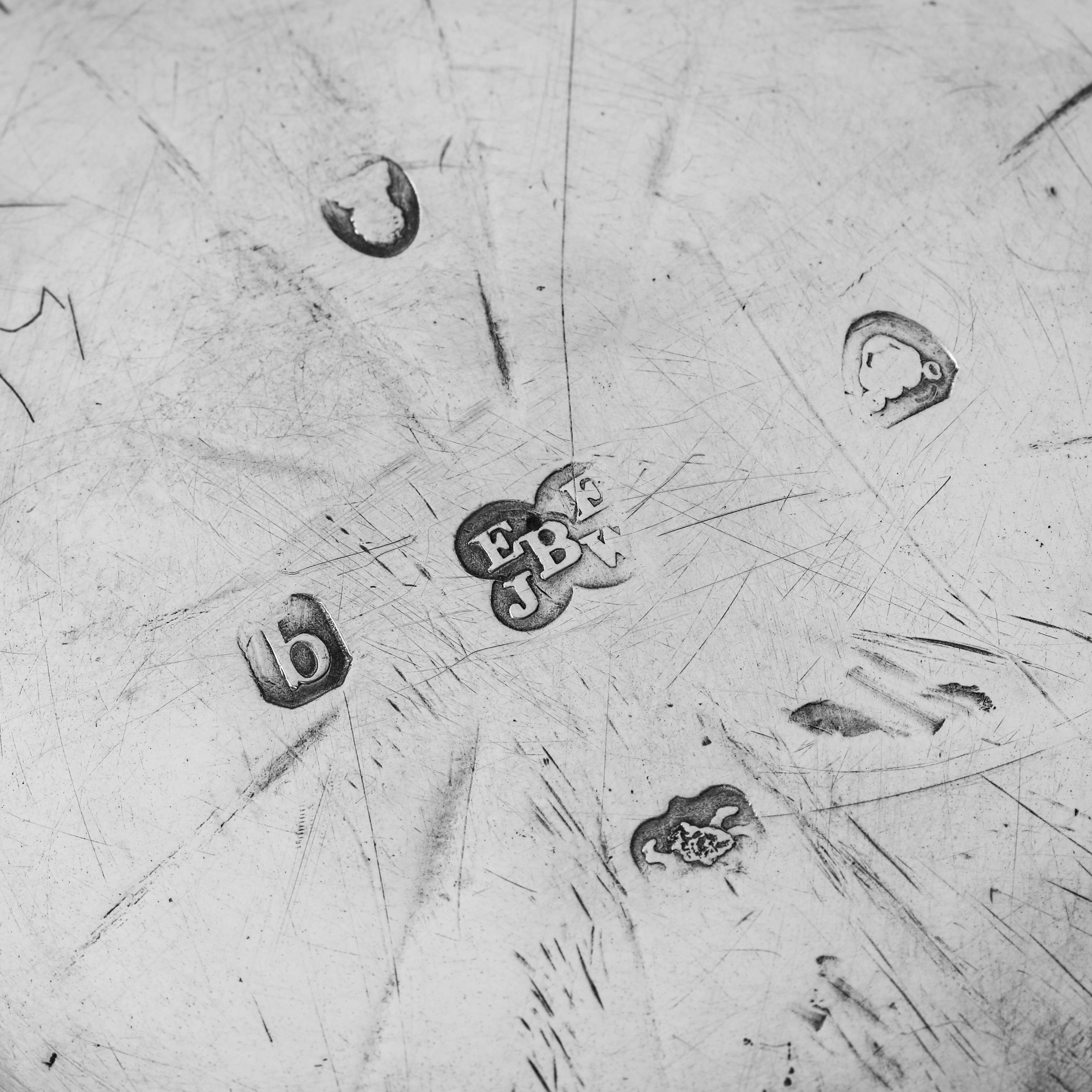 Metà XIX secolo Bollitore in argento sterling del periodo di William IV realizzato nel 1831 e 1833 da Barnards in vendita