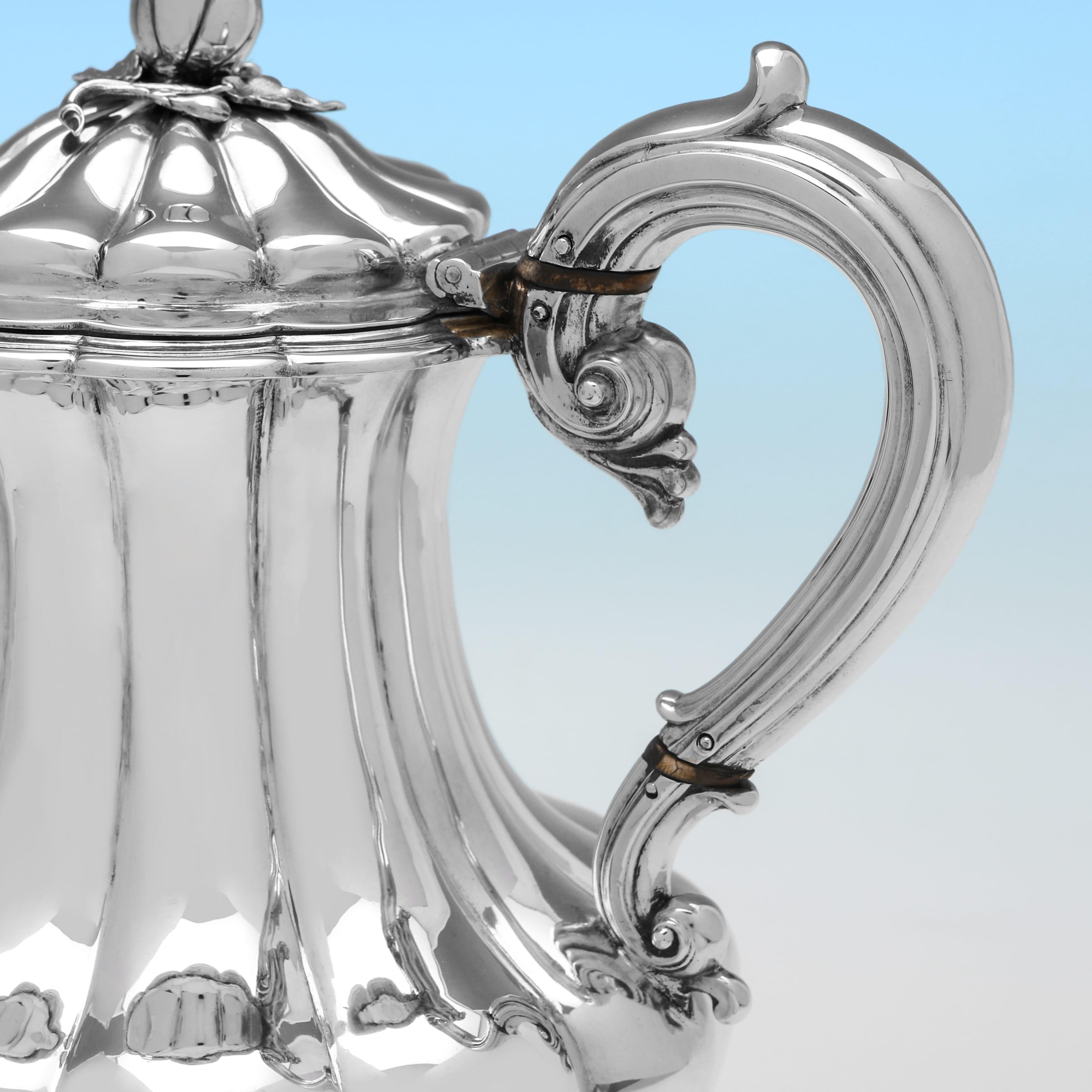 Cafetière en argent sterling d'époque A Williams Silver, modèle Melon, par Barnards - 1834 Bon état - En vente à London, London