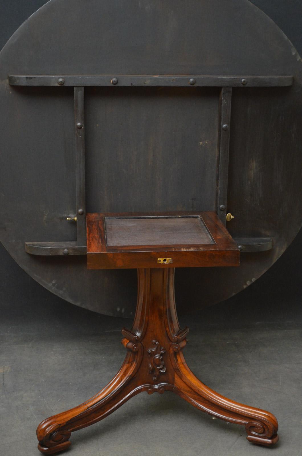 William IV Rosewood Center or Dining Table In Good Condition In Whaley Bridge, GB