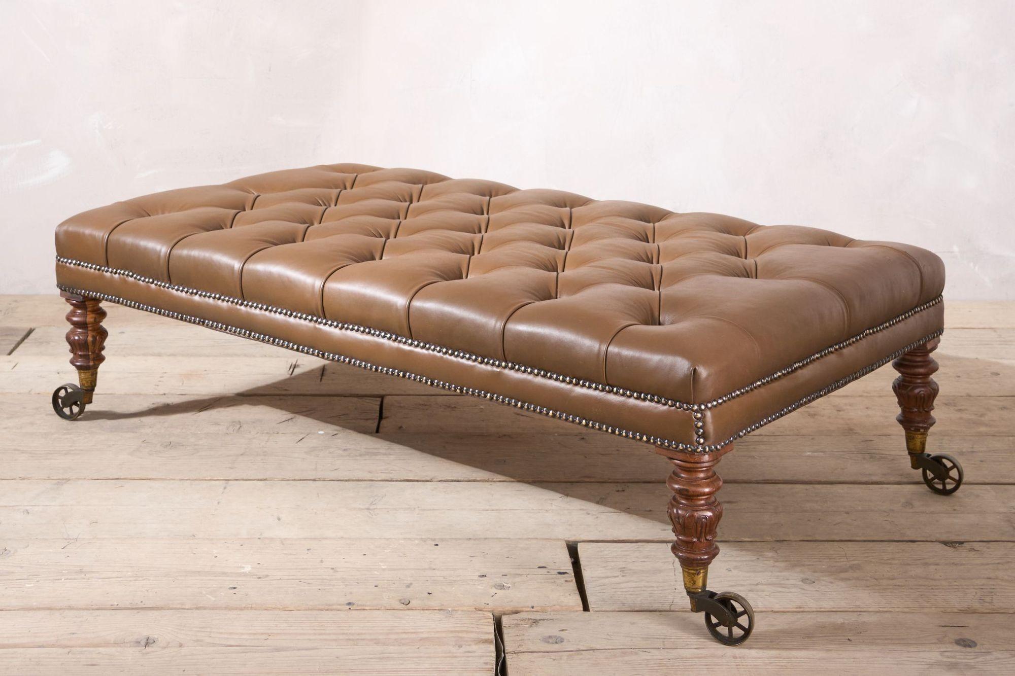 William IV Pata de palisandro y ruedas de latón taburete otomano grande en Excelente estado para la venta en Malton, GB
