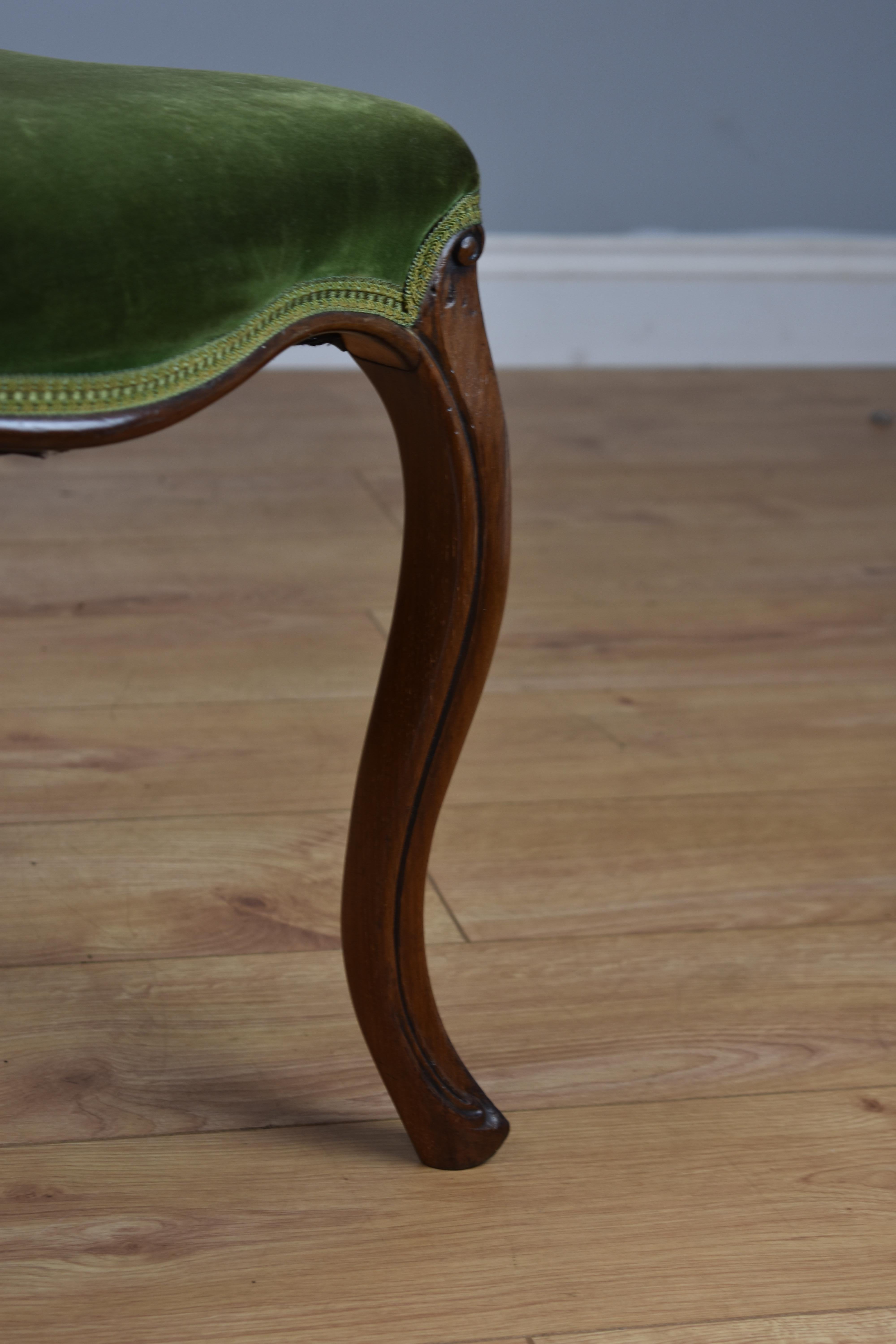 William IV Rosewood Round Dining/Breakfast Table and Four Chairs 5