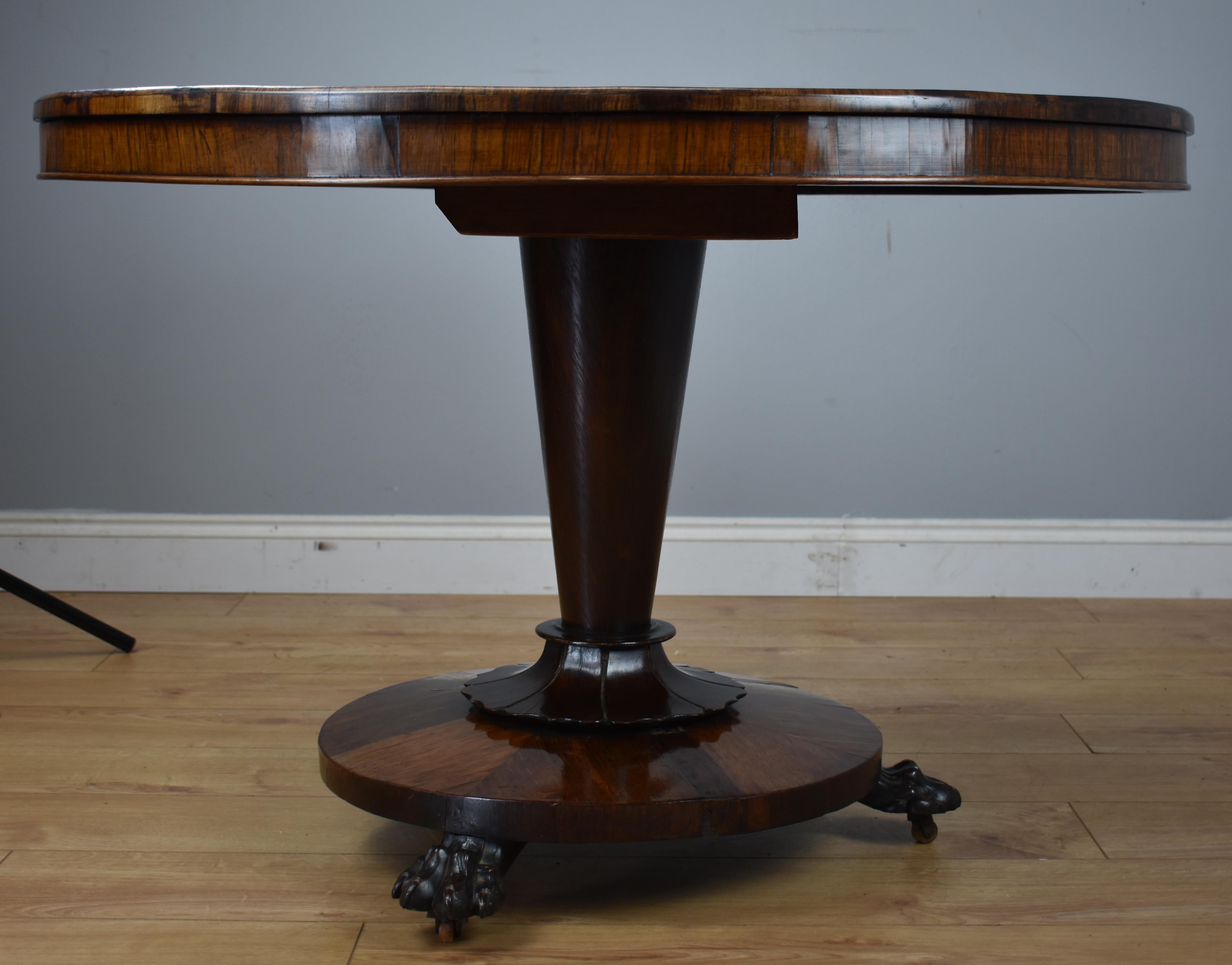 William IV Rosewood Round Dining/Breakfast Table and Four Chairs In Good Condition In Chelmsford, Essex