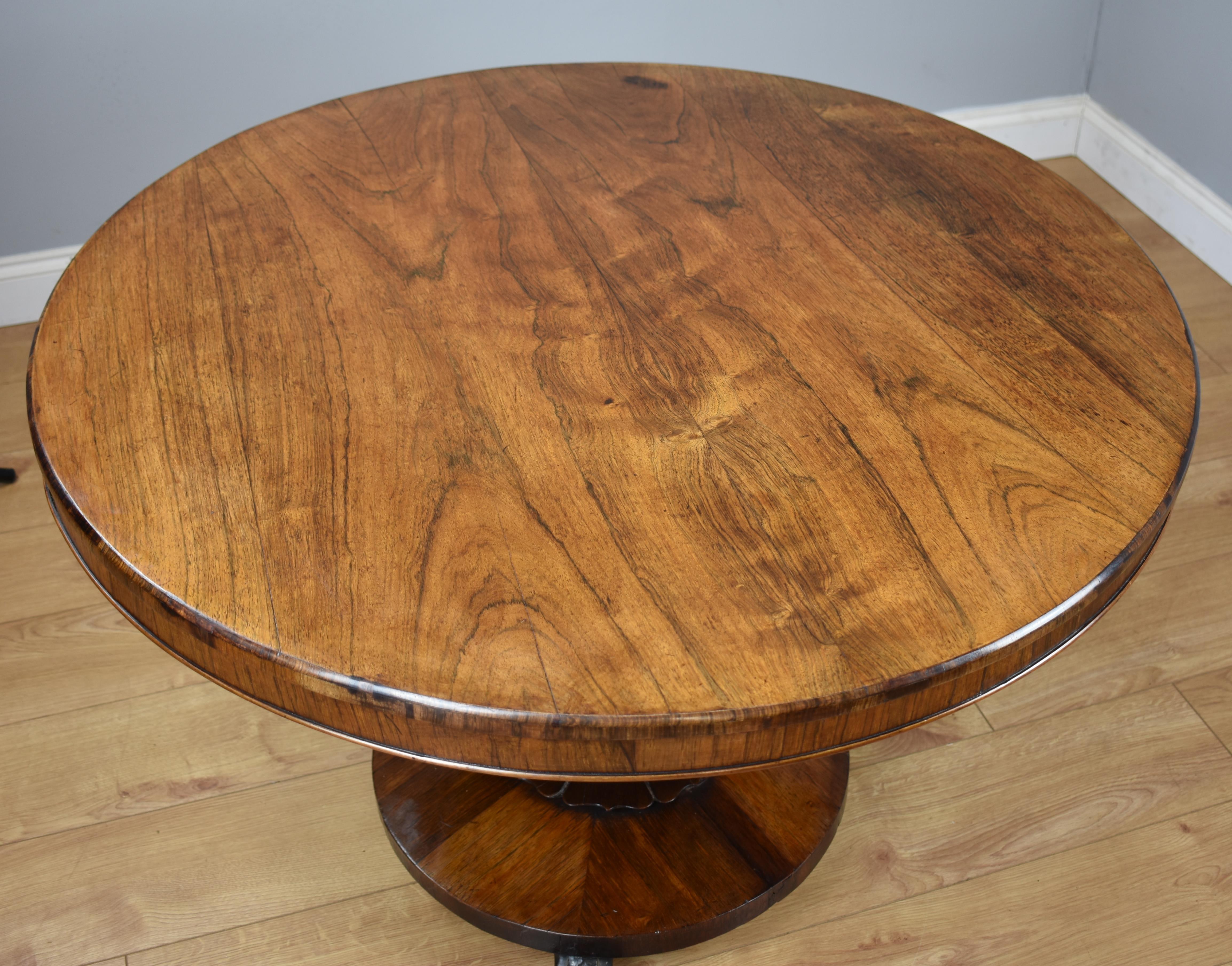 Mid-19th Century William IV Rosewood Round Dining/Breakfast Table and Four Chairs