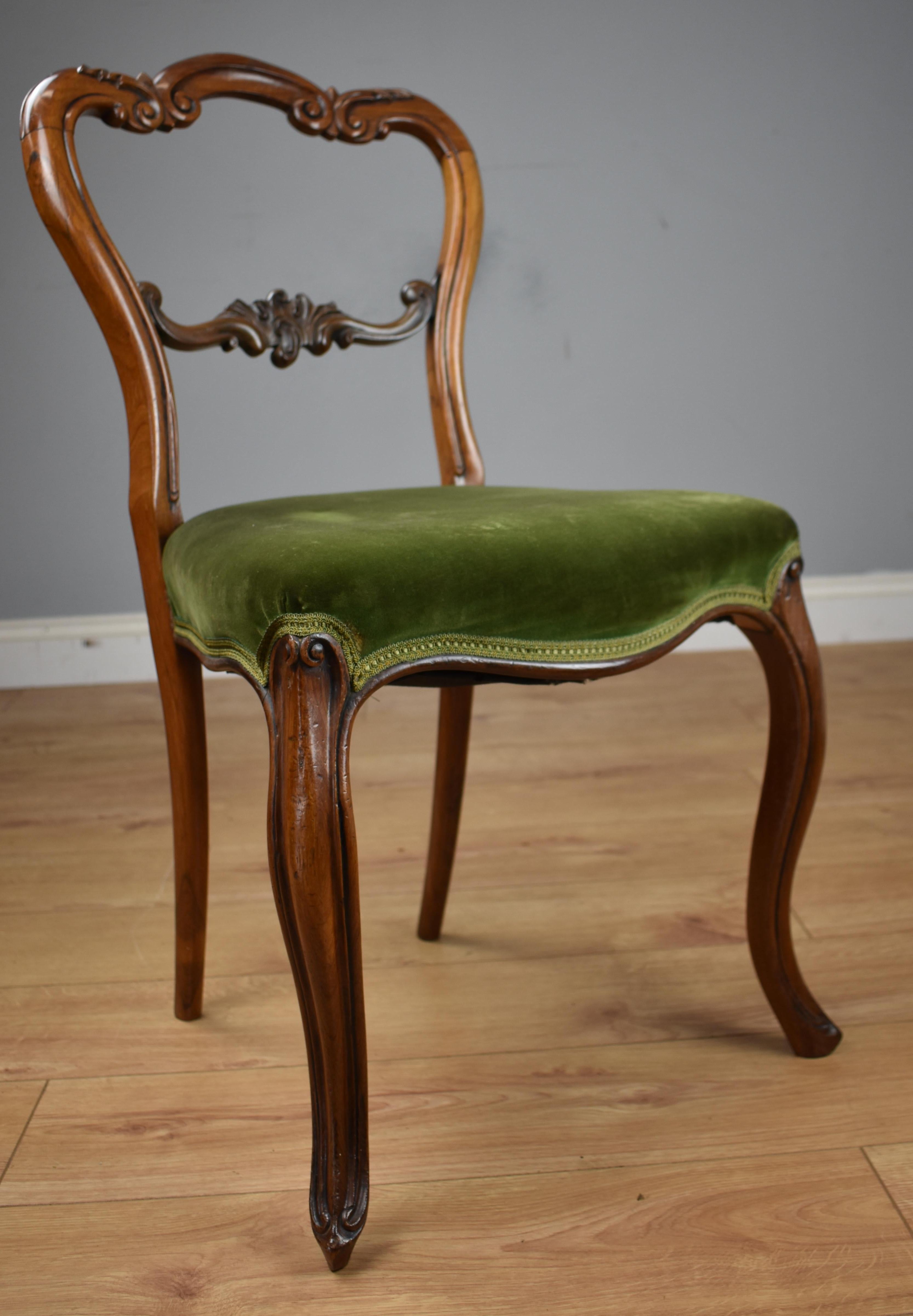 William IV Rosewood Round Dining/Breakfast Table and Four Chairs 3