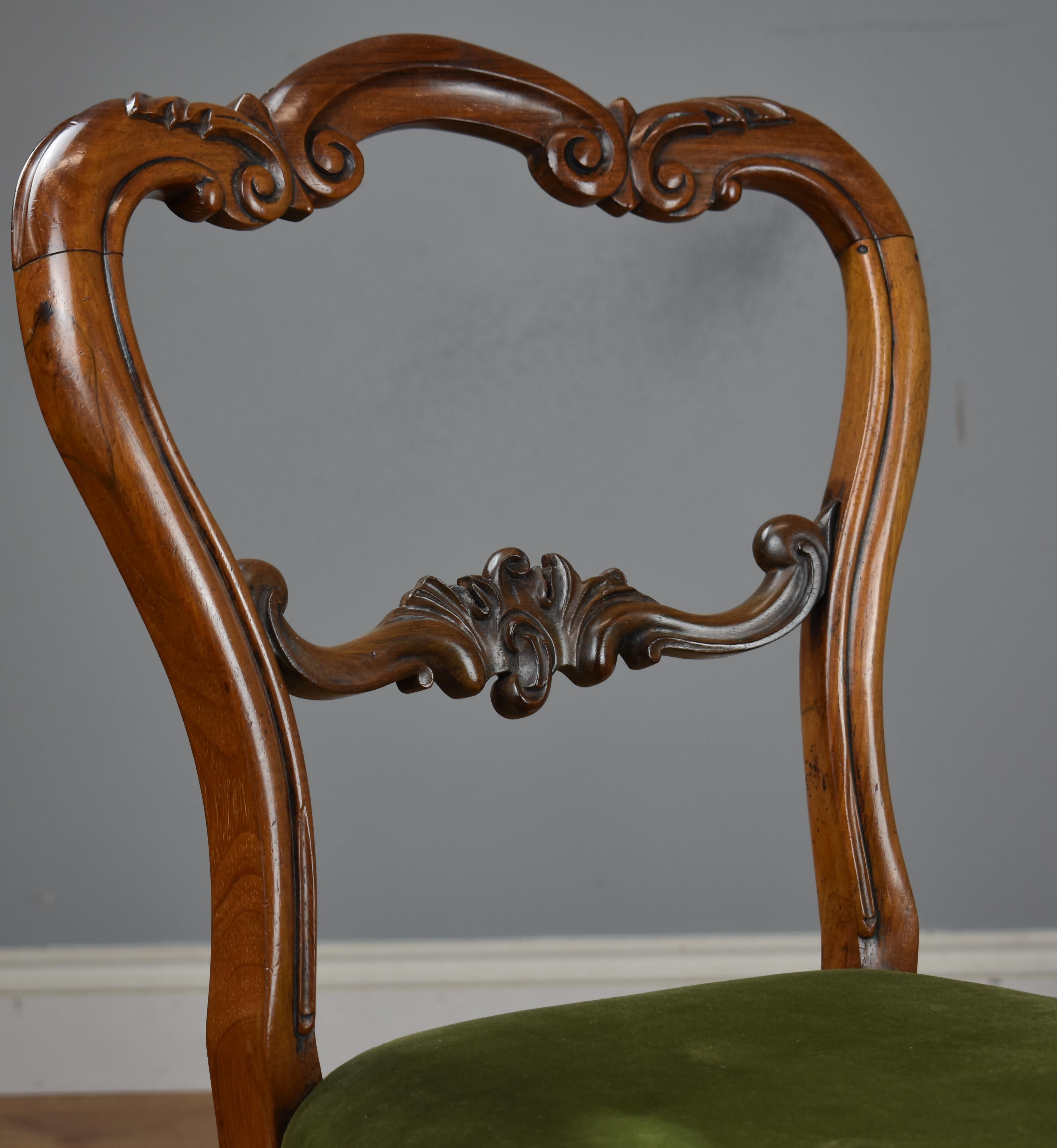 William IV Rosewood Round Dining/Breakfast Table and Four Chairs 4