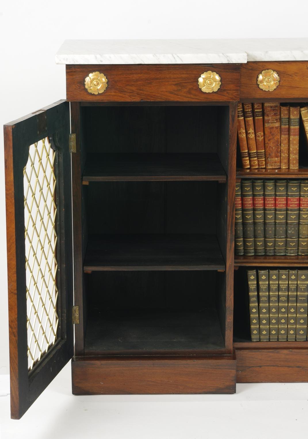 William IV Rosewood Side Cabinet, circa 1830 In Good Condition For Sale In St. Louis, MO
