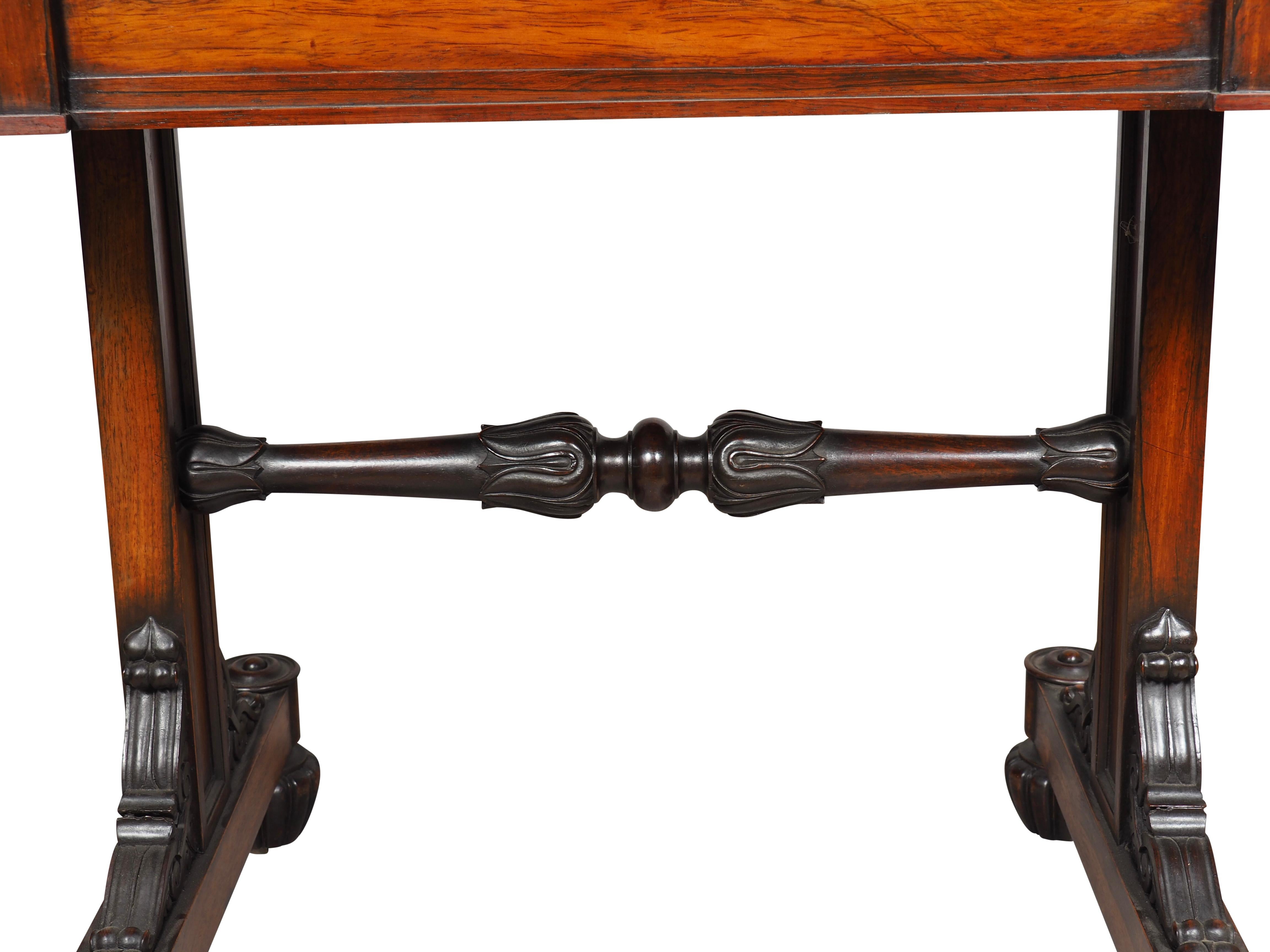 Table à écrire William IV en bois de rose en vente 12