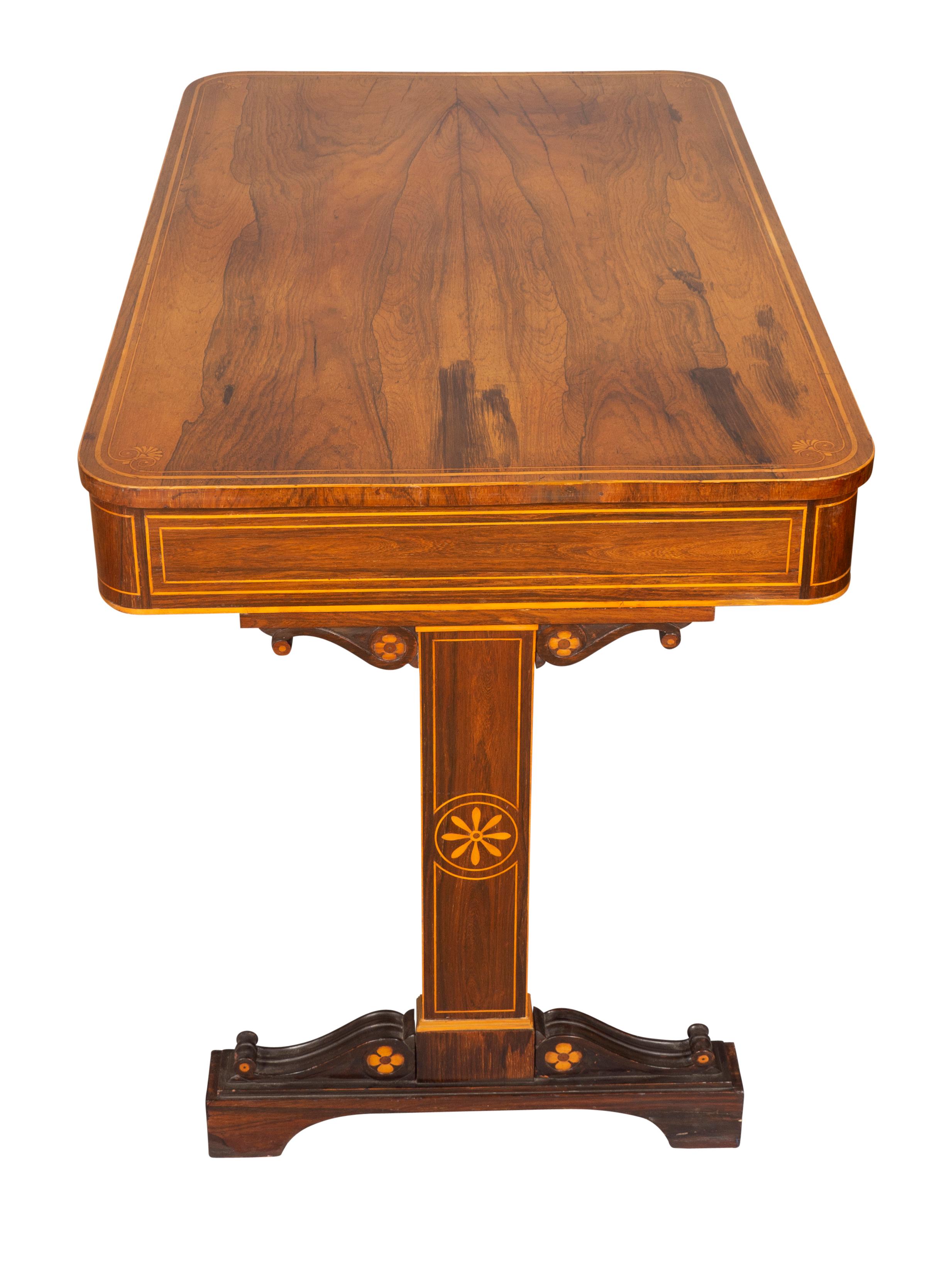 Milieu du XIXe siècle Table à écrire en bois de rose William IV en vente