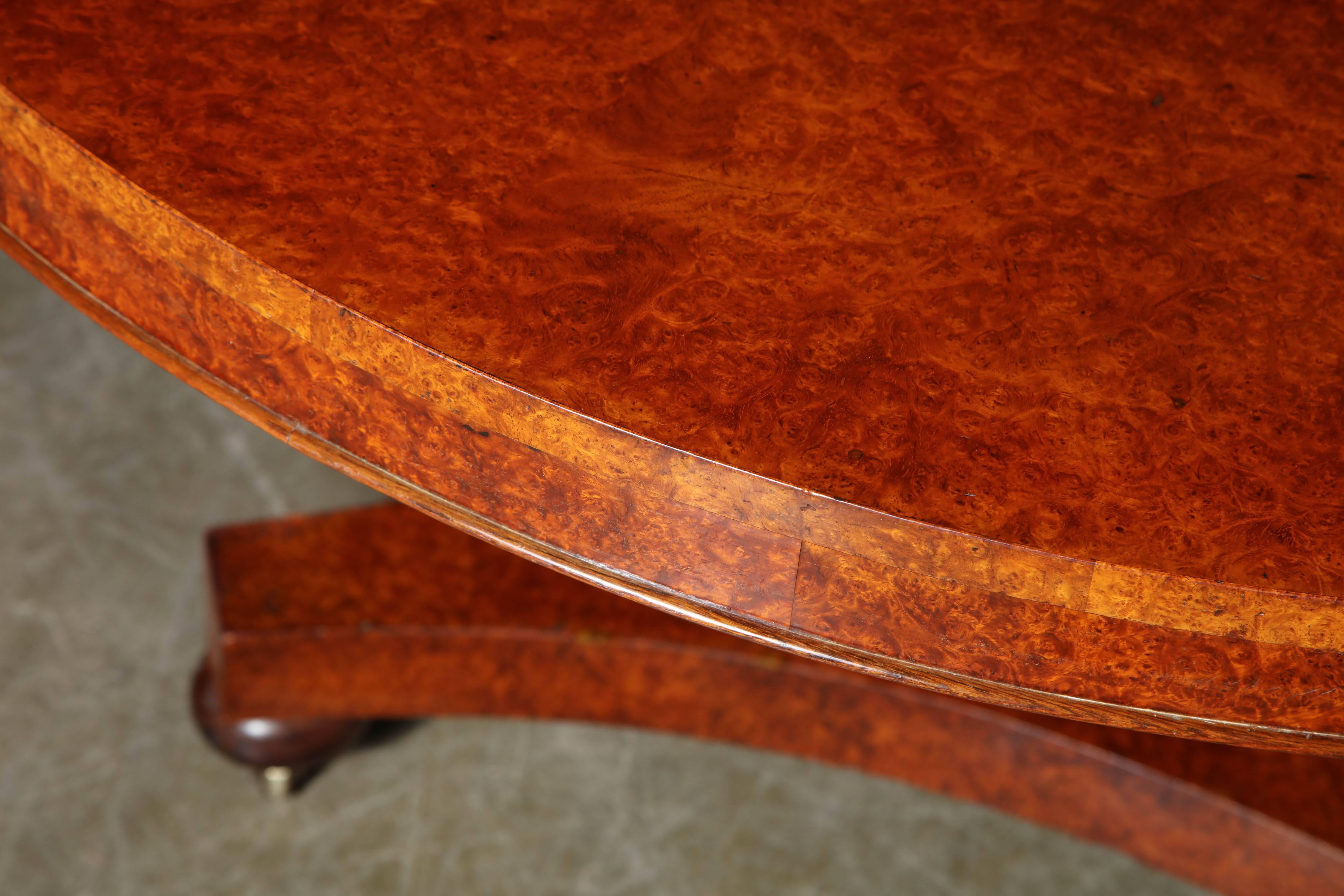 William IV Round Centre Table In Good Condition In Westwood, NJ
