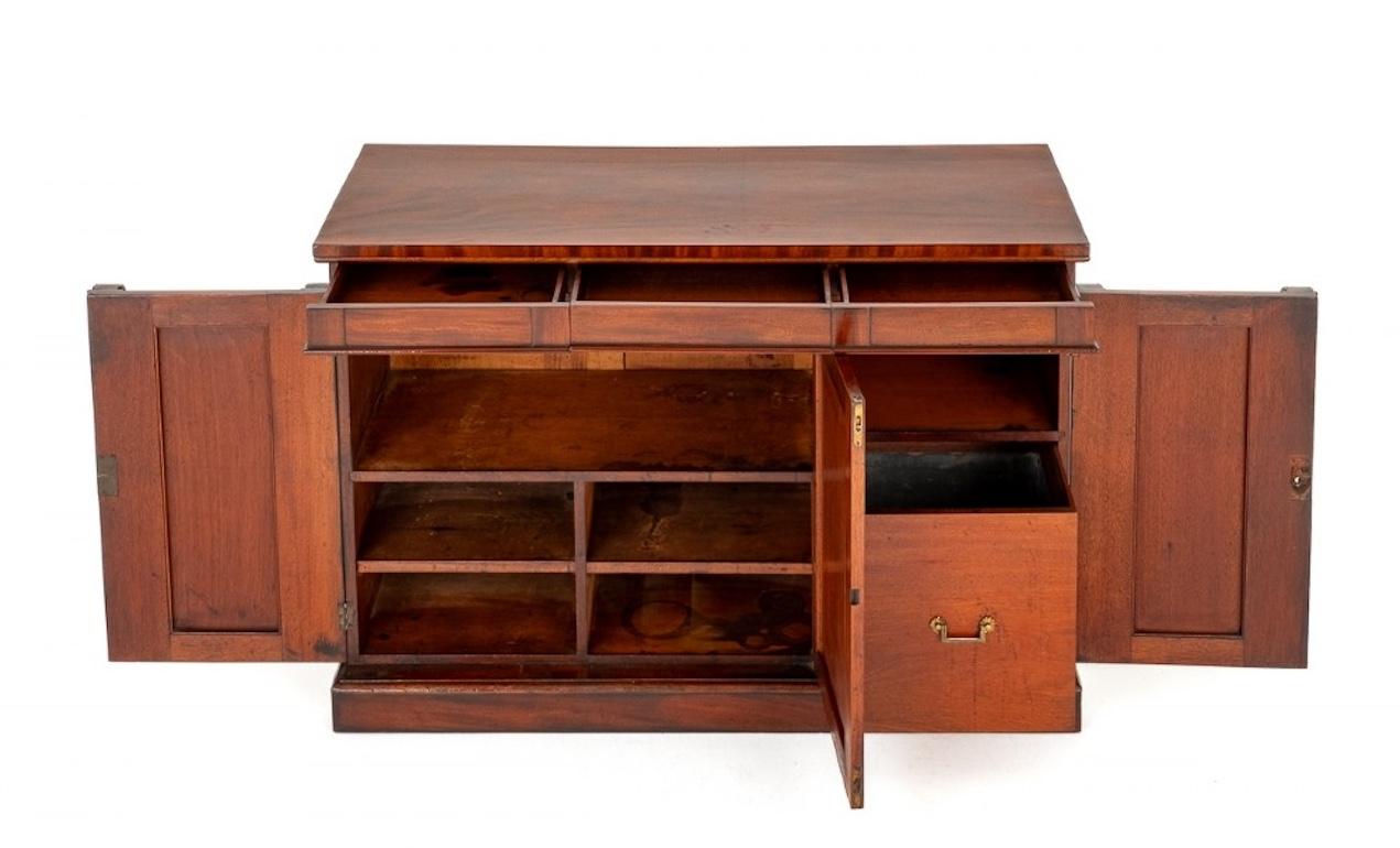 William IV Sideboard Antique Side Cabinet Mahogany 1840 In Good Condition In Potters Bar, GB
