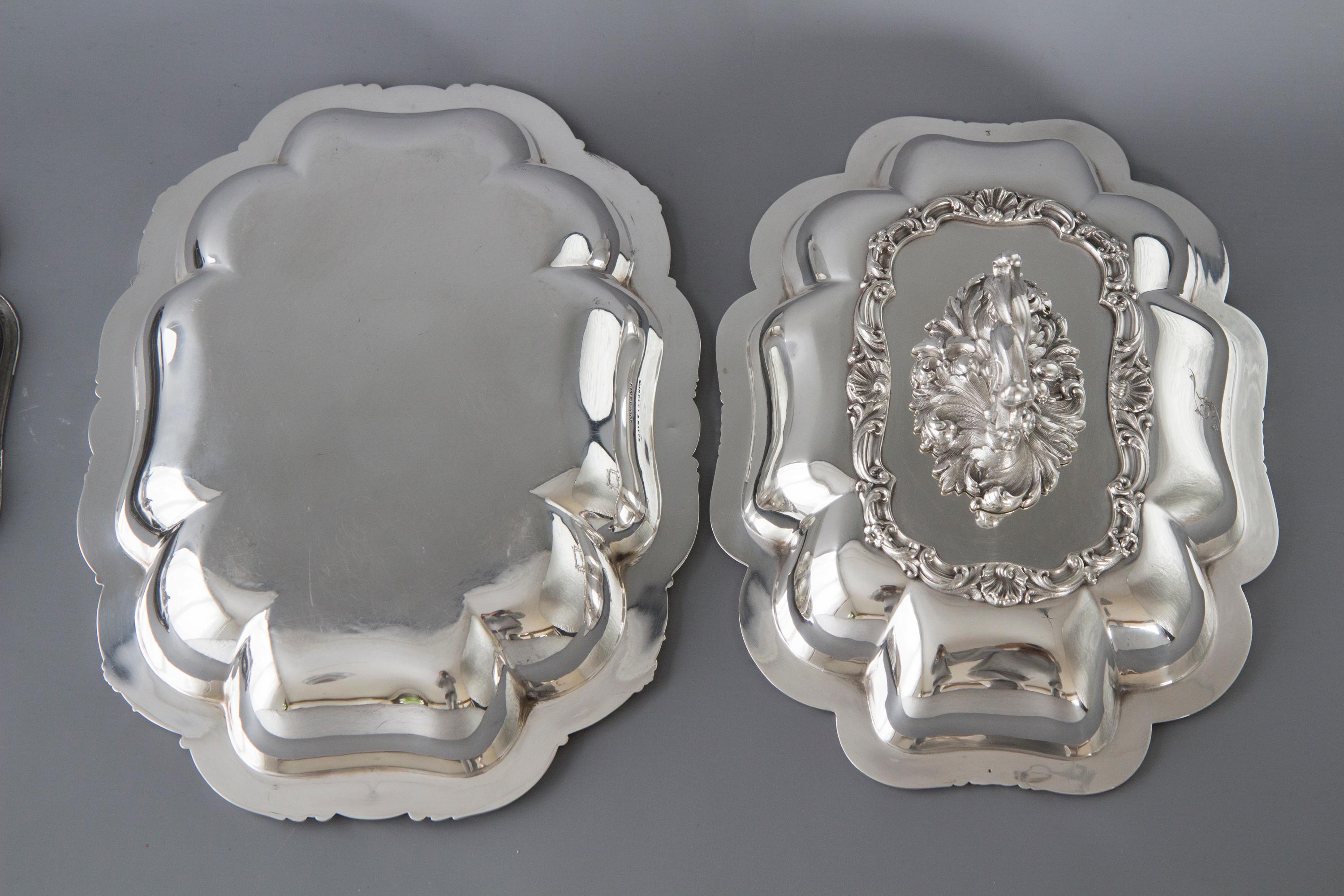 Mid-19th Century William IV Silver Entree Dish and Warmer Sheffield, 1832