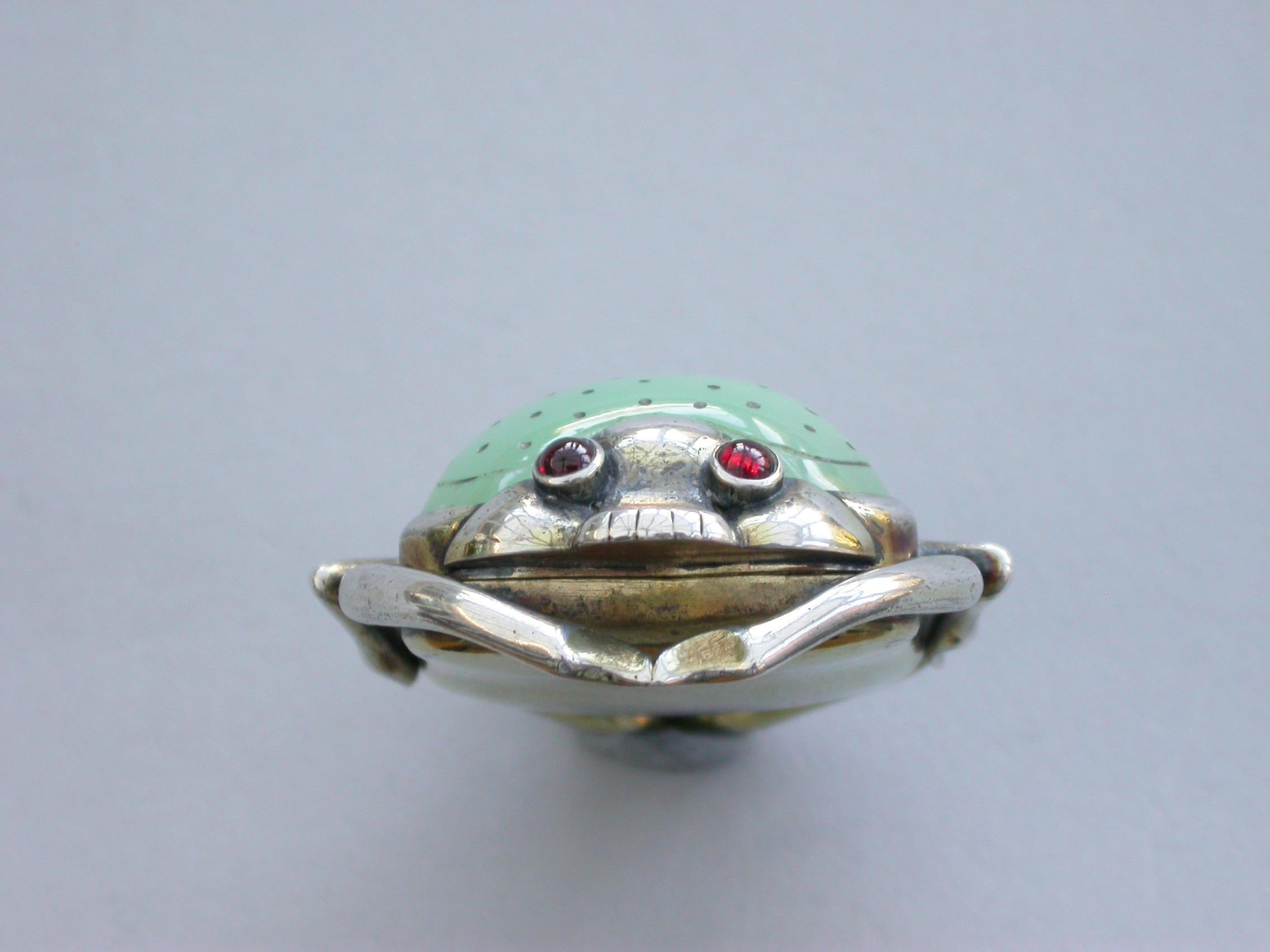 William IV Silver Gilt & Chrysoprase Scarab Beetle Vinaigrette c1840 For Sale 7