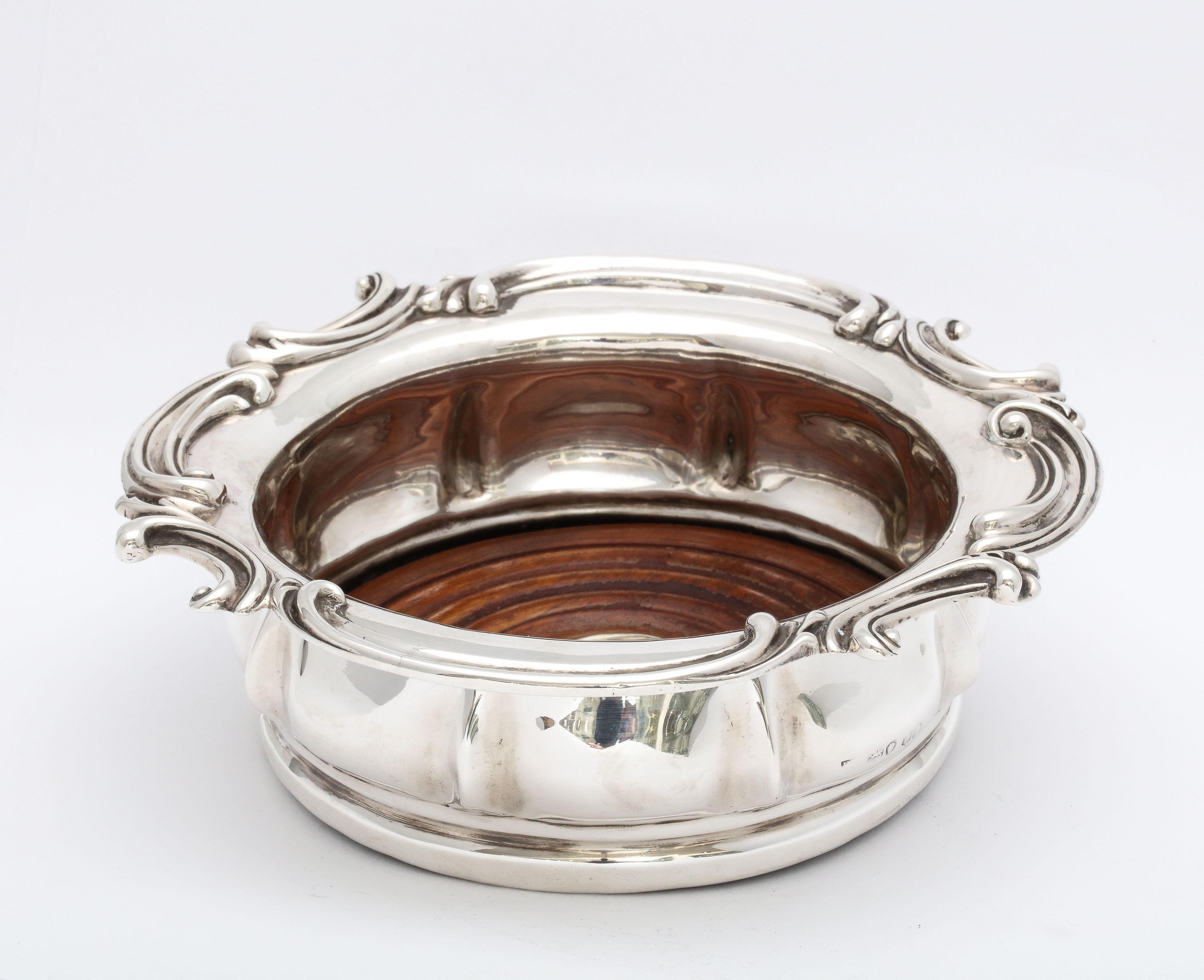 Posavasos para botella de vino/champán de madera con montura de plata de ley William IV Mediados del siglo XIX en venta
