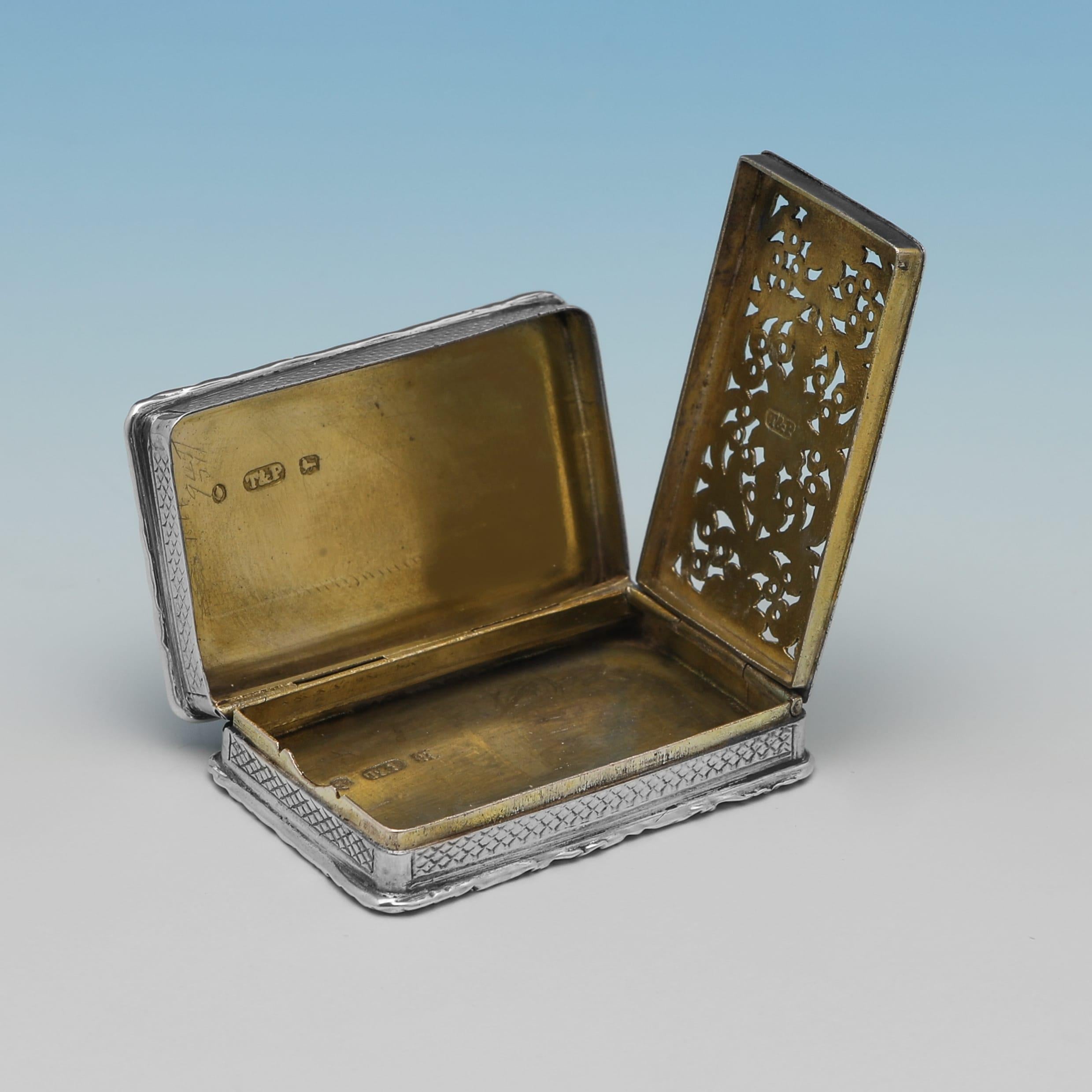 William IV Sterling Silver Newstead Abbey Vinaigrette by Taylor & Perry, 1835 In Good Condition For Sale In London, London