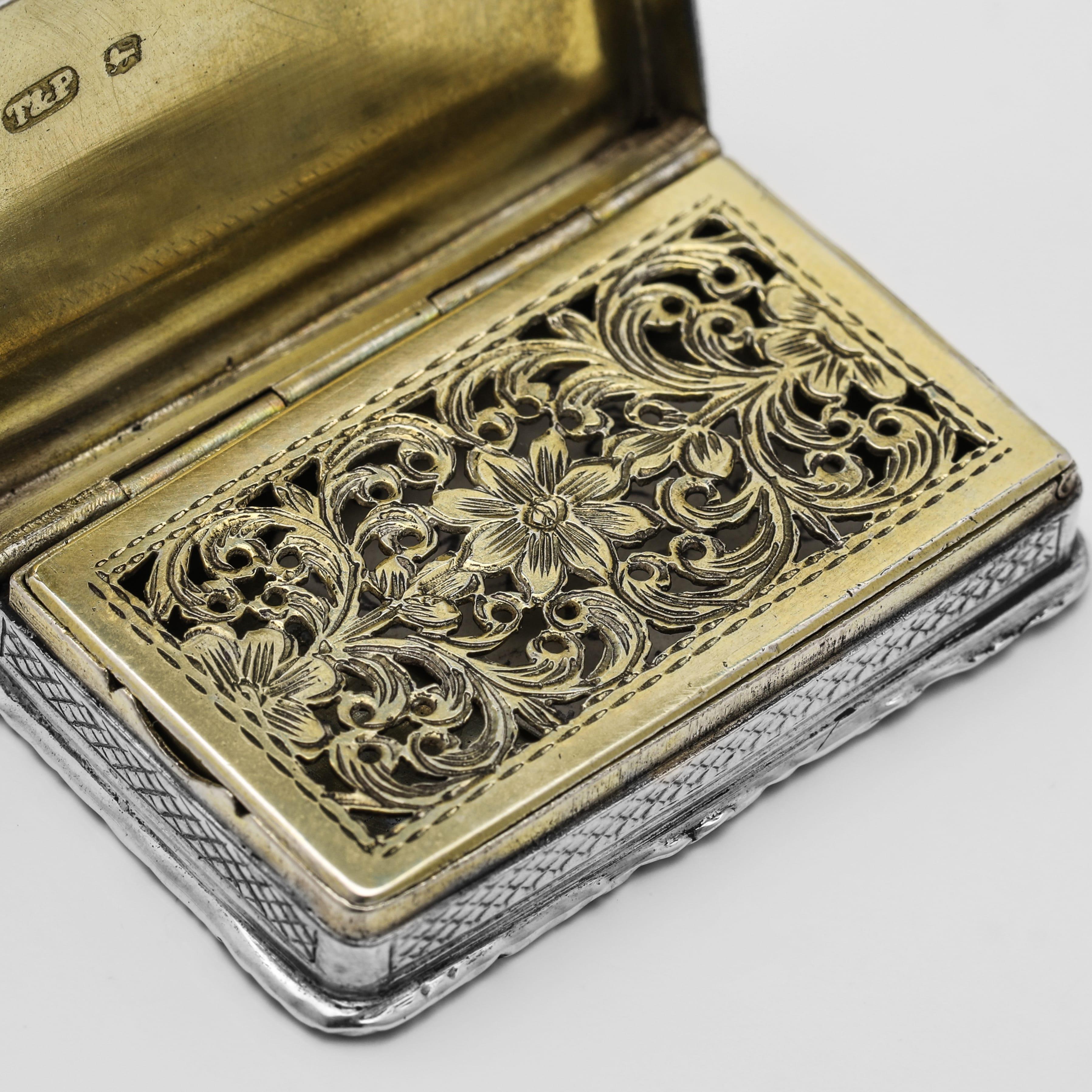 Mid-19th Century William IV Sterling Silver Newstead Abbey Vinaigrette by Taylor & Perry, 1835 For Sale