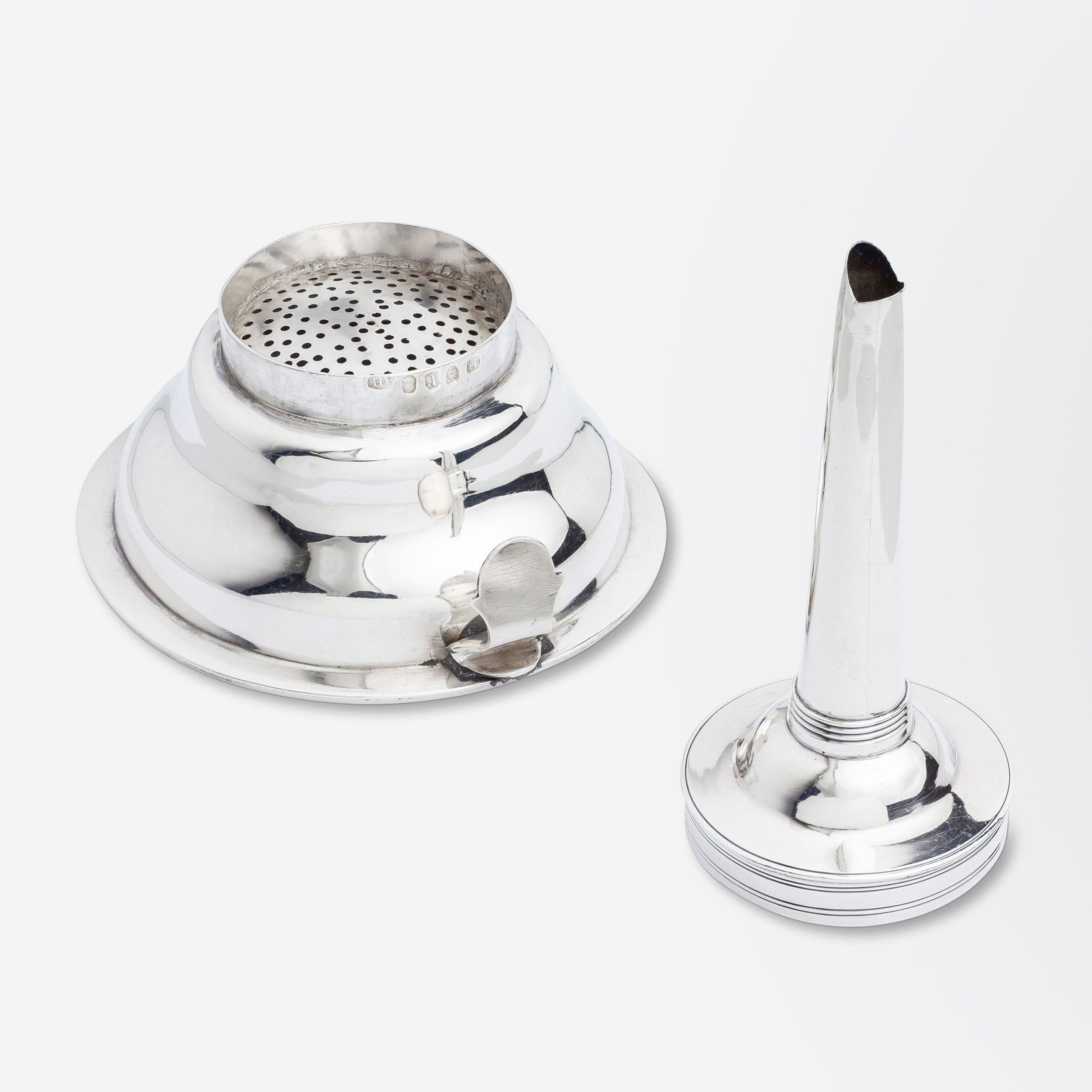 Questo imbuto da vino in argento sterling risale al regno di William IV ed è quello che noi chiamiamo un 