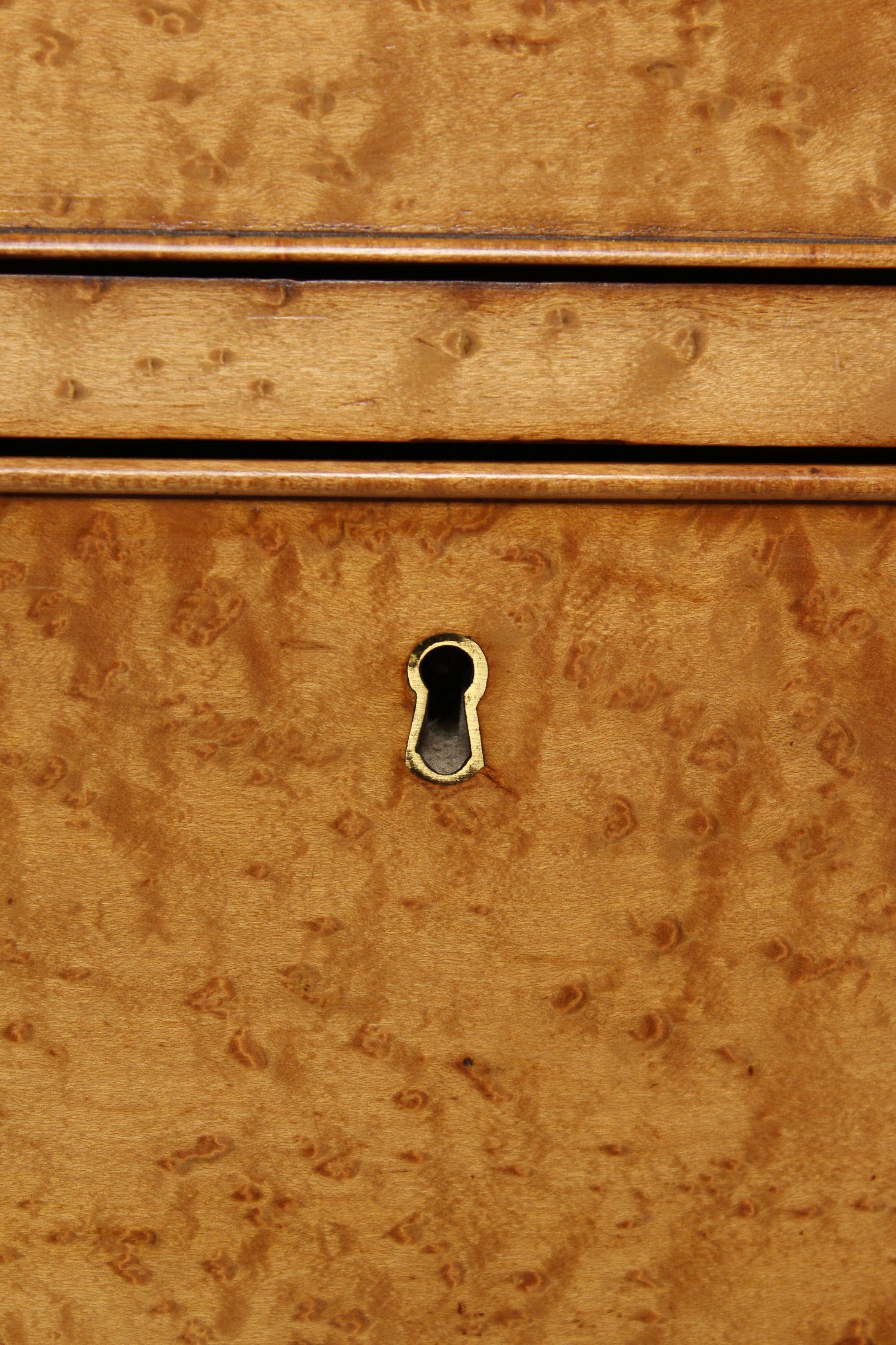 William IV Style Bird's-Eye Maple Chest of Drawers 4