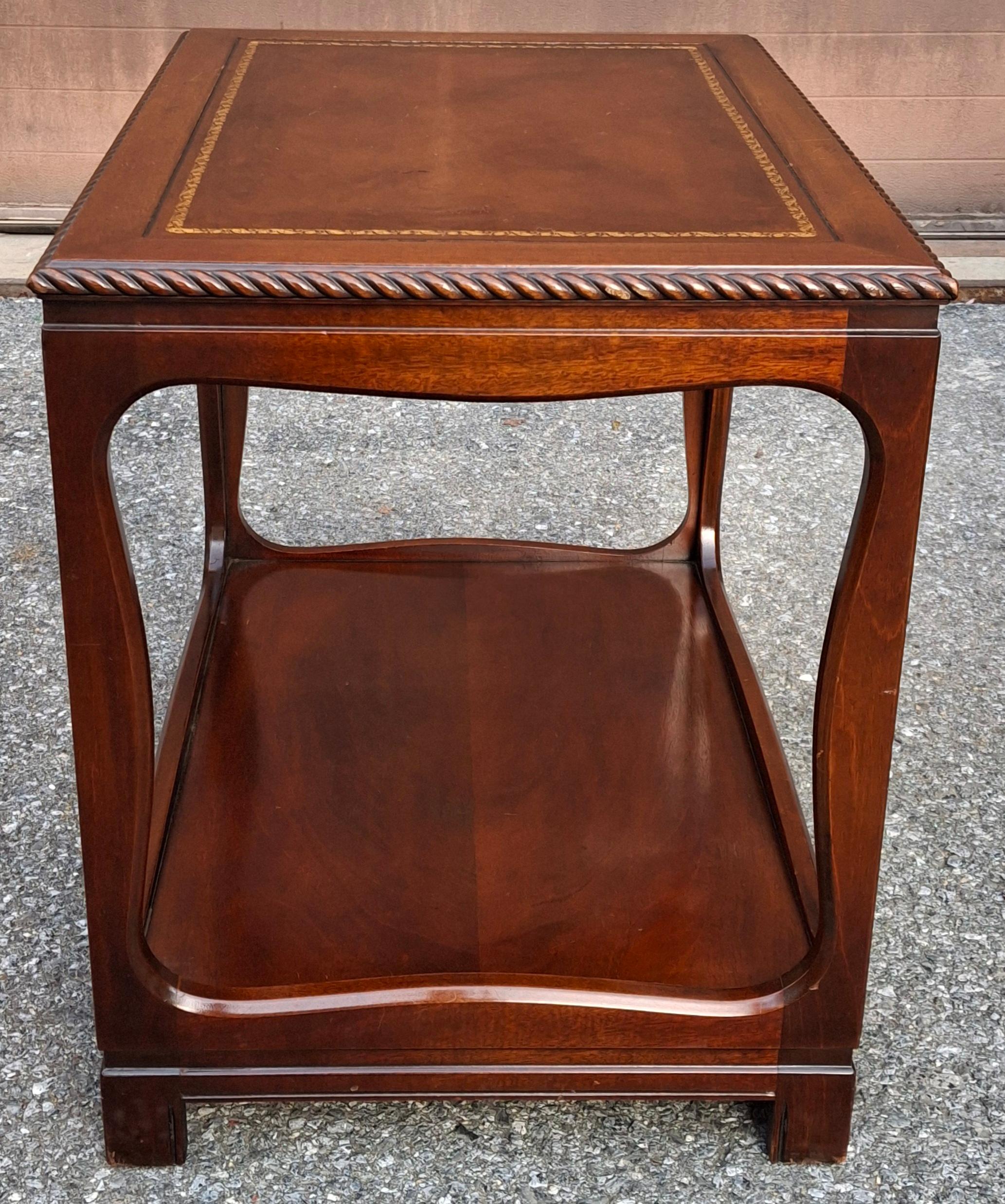 William IV Style Mahogany and Tooled Leather Inset Top Side Table In Good Condition For Sale In Germantown, MD