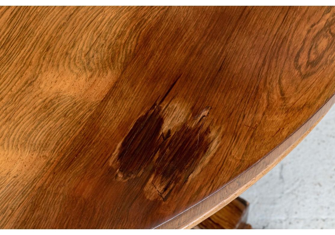 Table de salle à manger ou de centre à piédestal en noyer de style William IV en vente 8