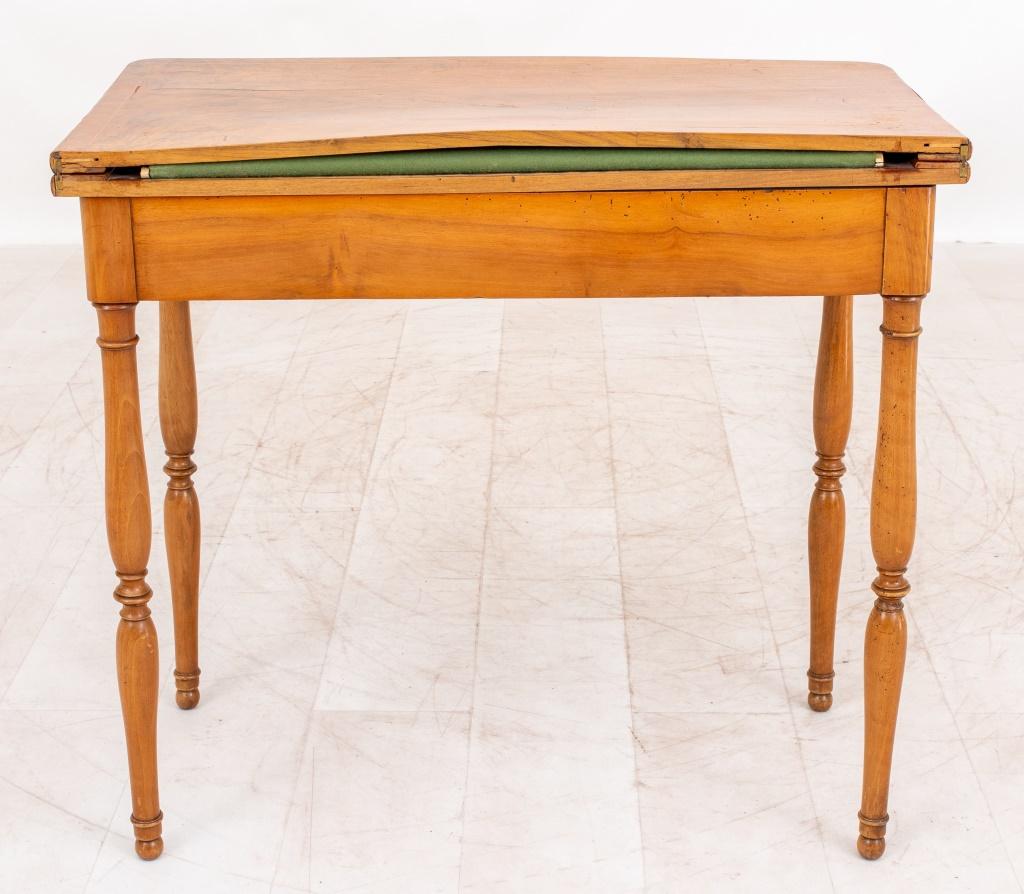 Noyer Table de jeu William IV à pieds de porte, 19e siècle en vente