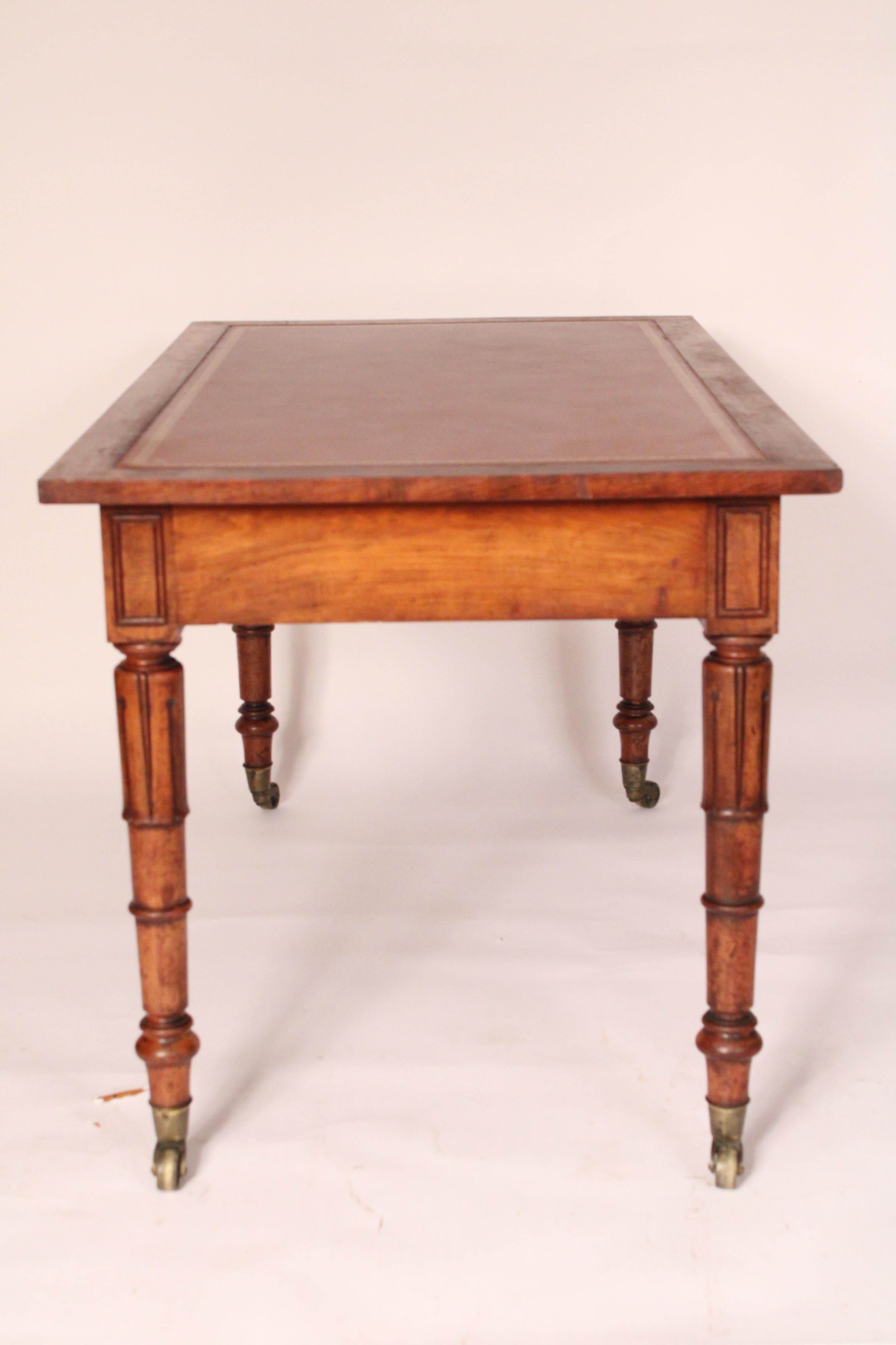 19th Century William IV Walnut Writing Table For Sale