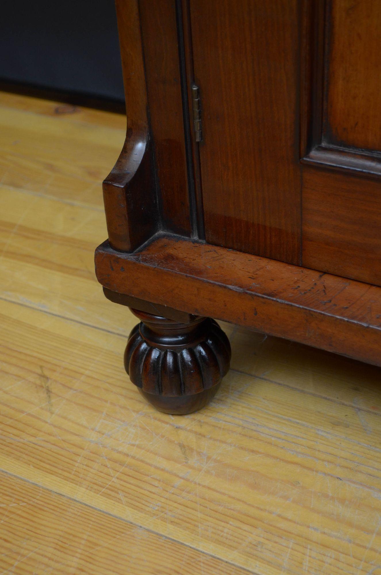 William IV Waterfall Bookcase in Mahogany c1830 For Sale 3