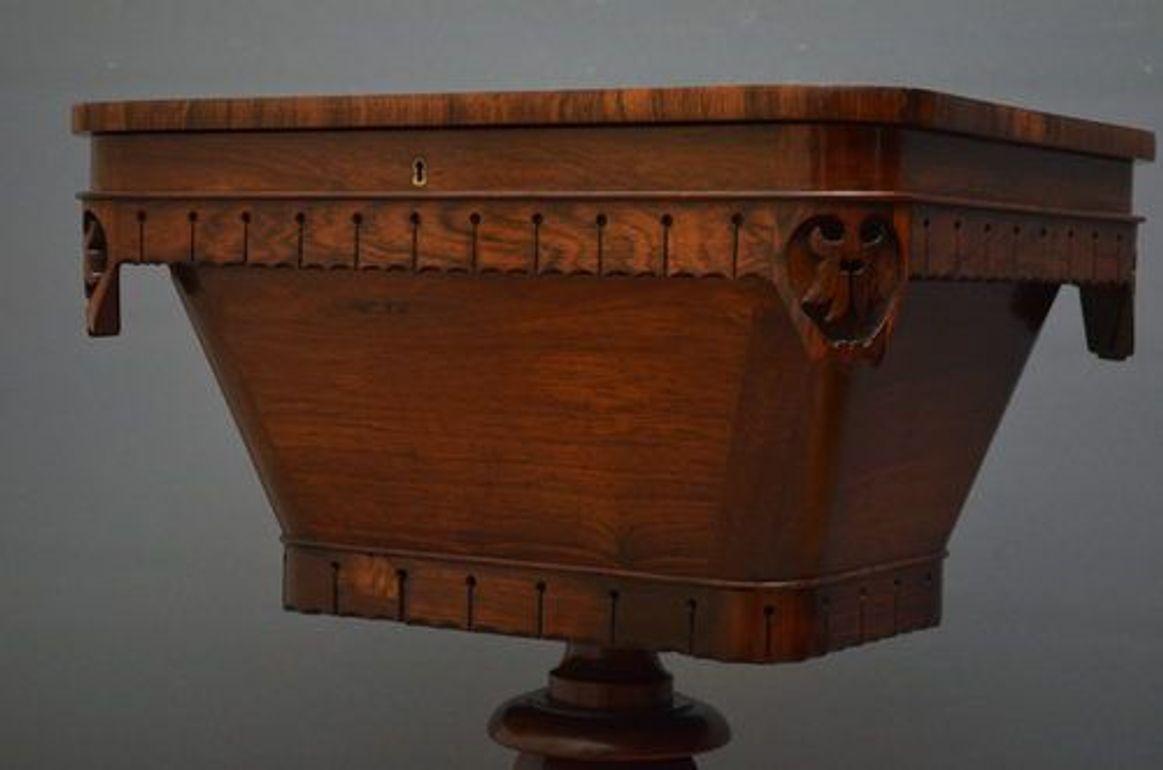 Inglese Tavolo da lavoro William IV in William Rosewood Tavolo da cucito in vendita