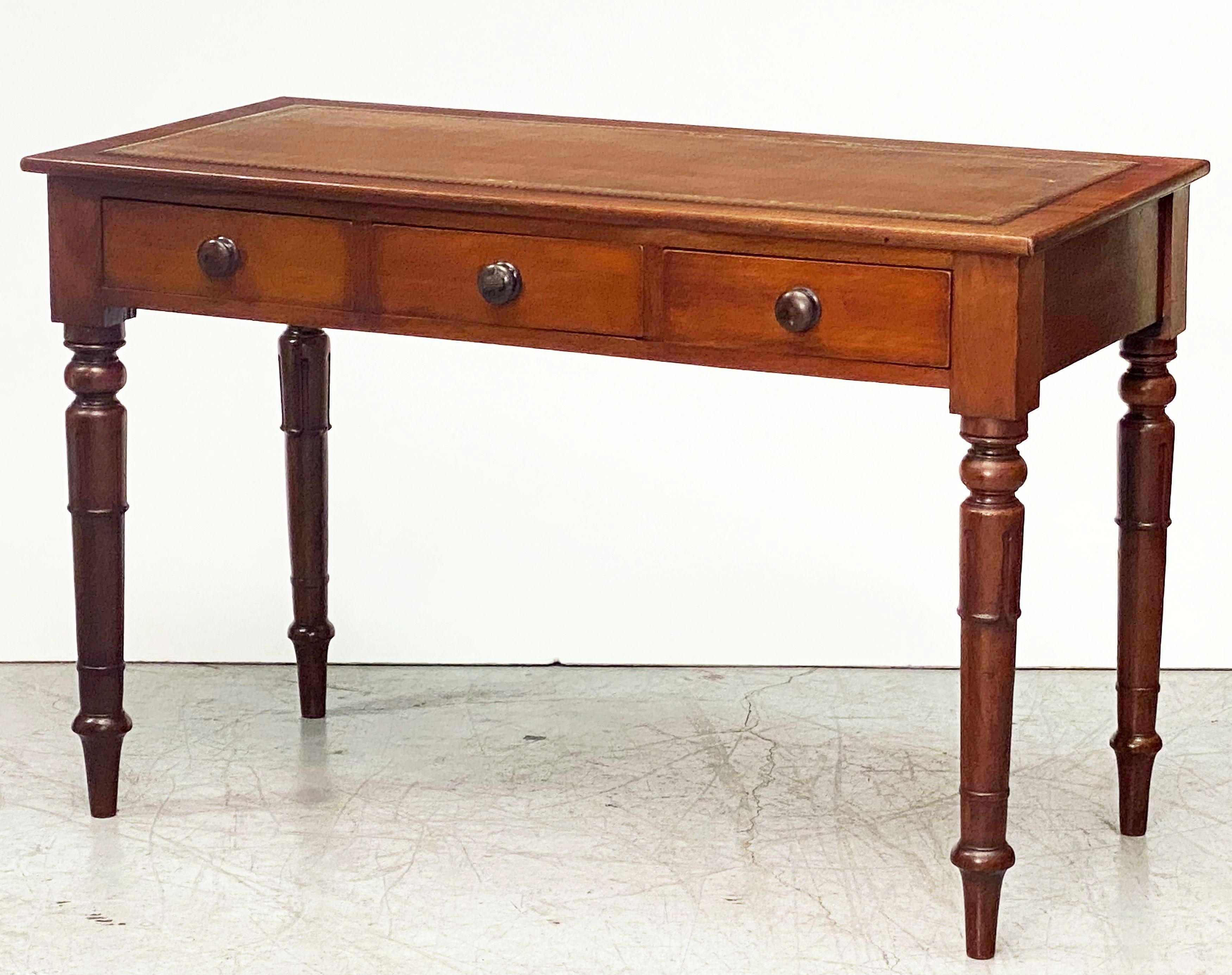 William IV Writing Desk or Table of Mahogany with Leather Top from England 12