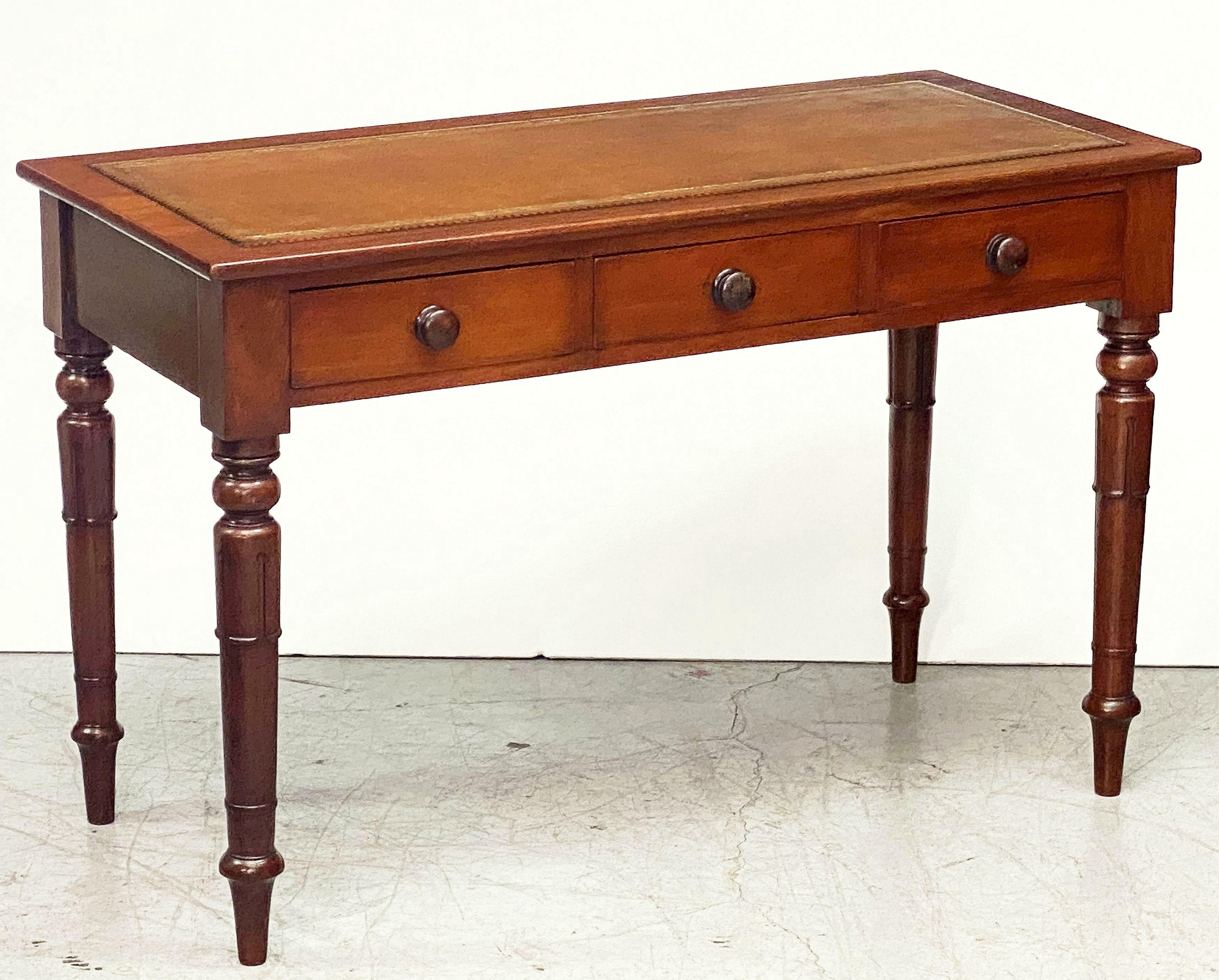 19th Century William IV Writing Desk or Table of Mahogany with Leather Top from England